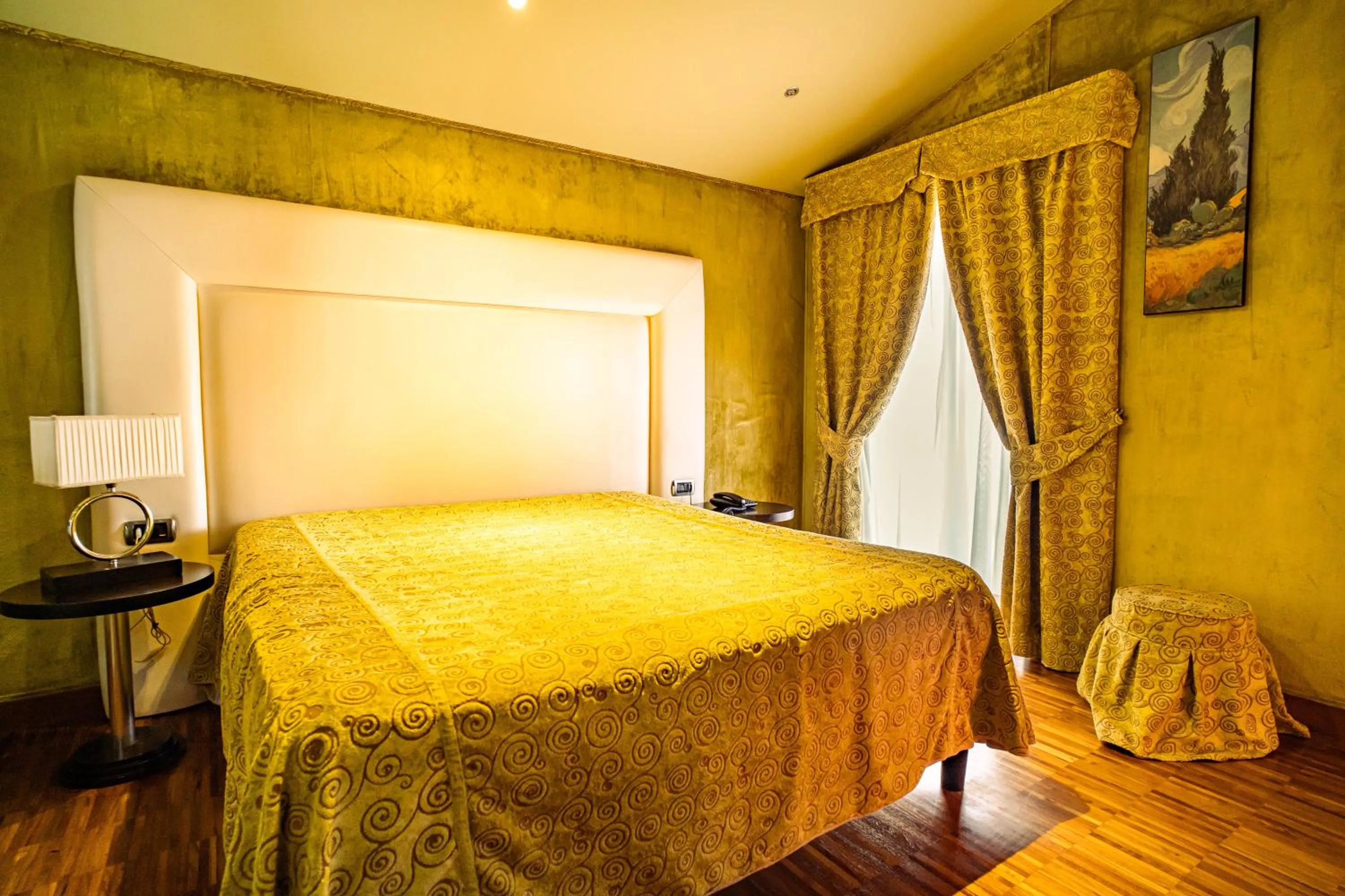 Bed in Marcantonio Hotel