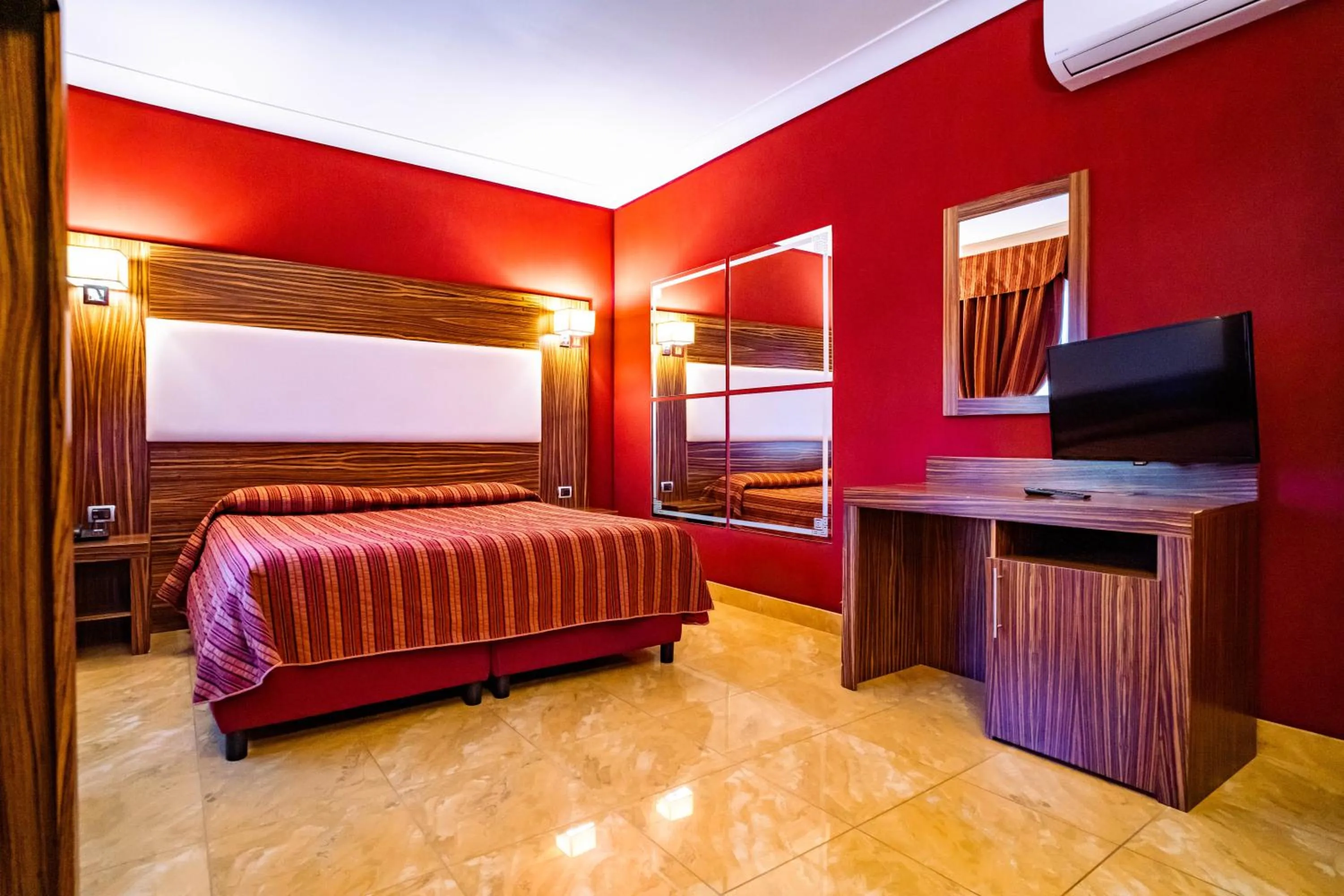Bed in Marcantonio Hotel