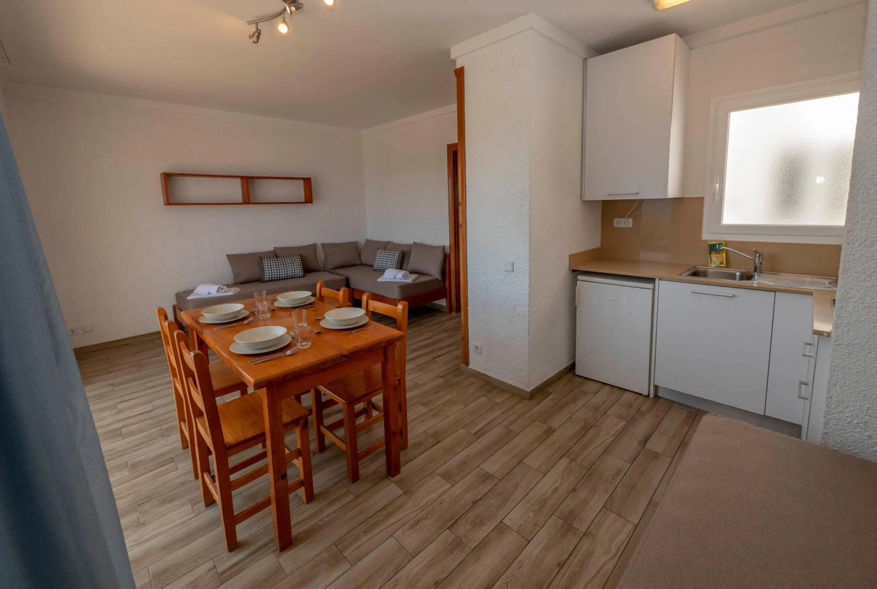 Kitchen or kitchenette in Apartamentos AR Muntanya Mar