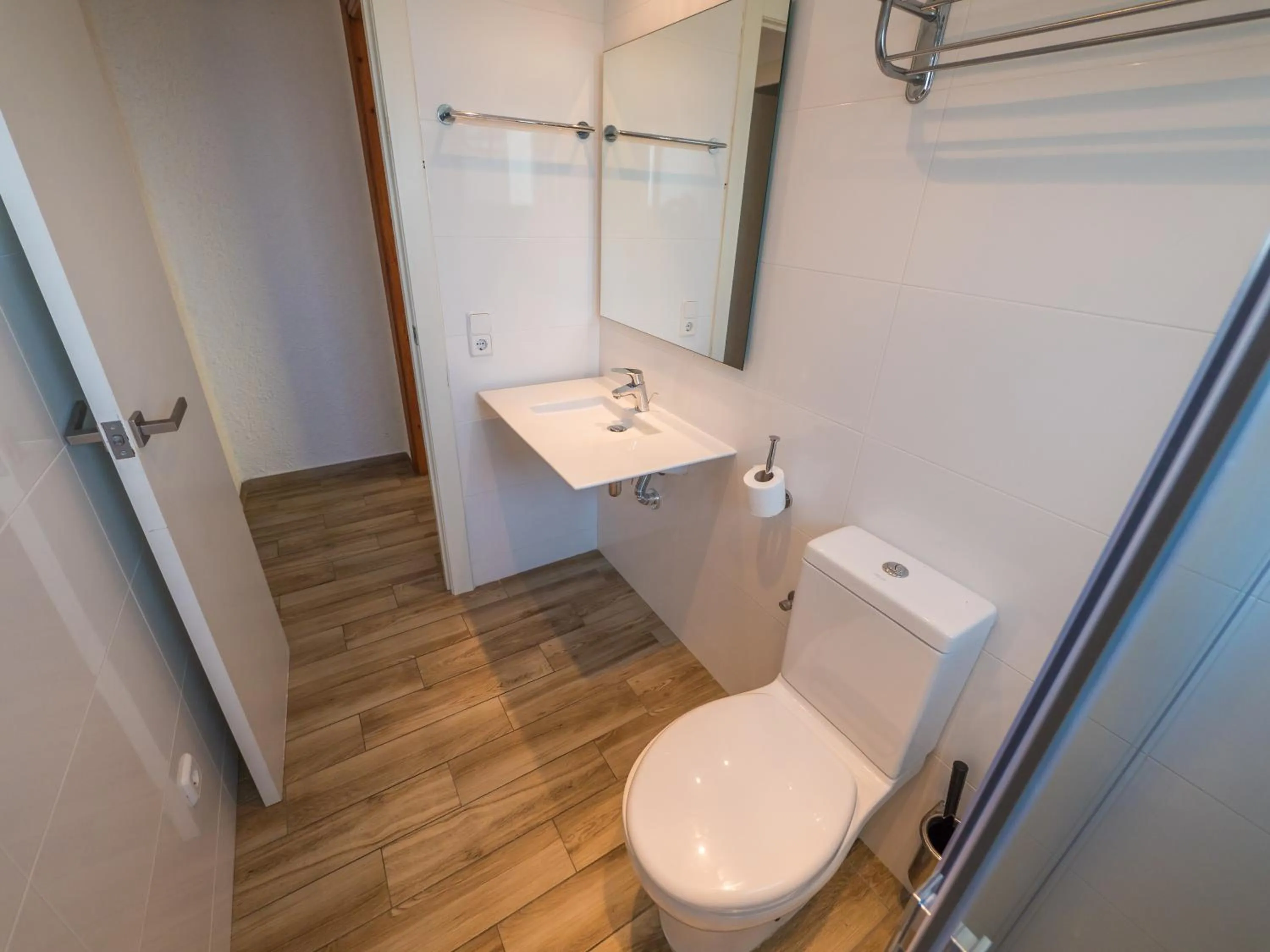 Bathroom in Apartamentos AR Muntanya Mar