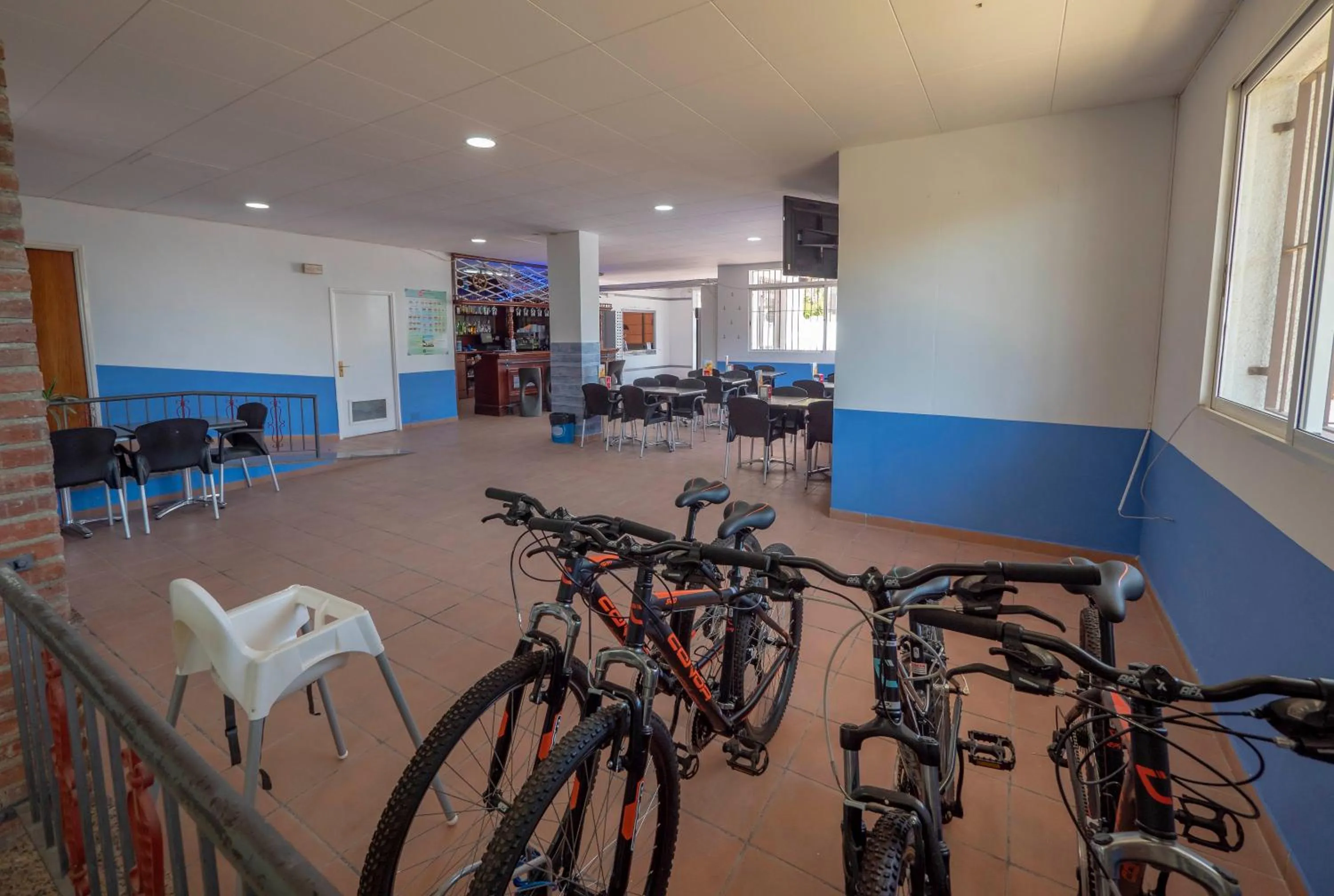 Restaurant/places to eat in Apartamentos AR Muntanya Mar