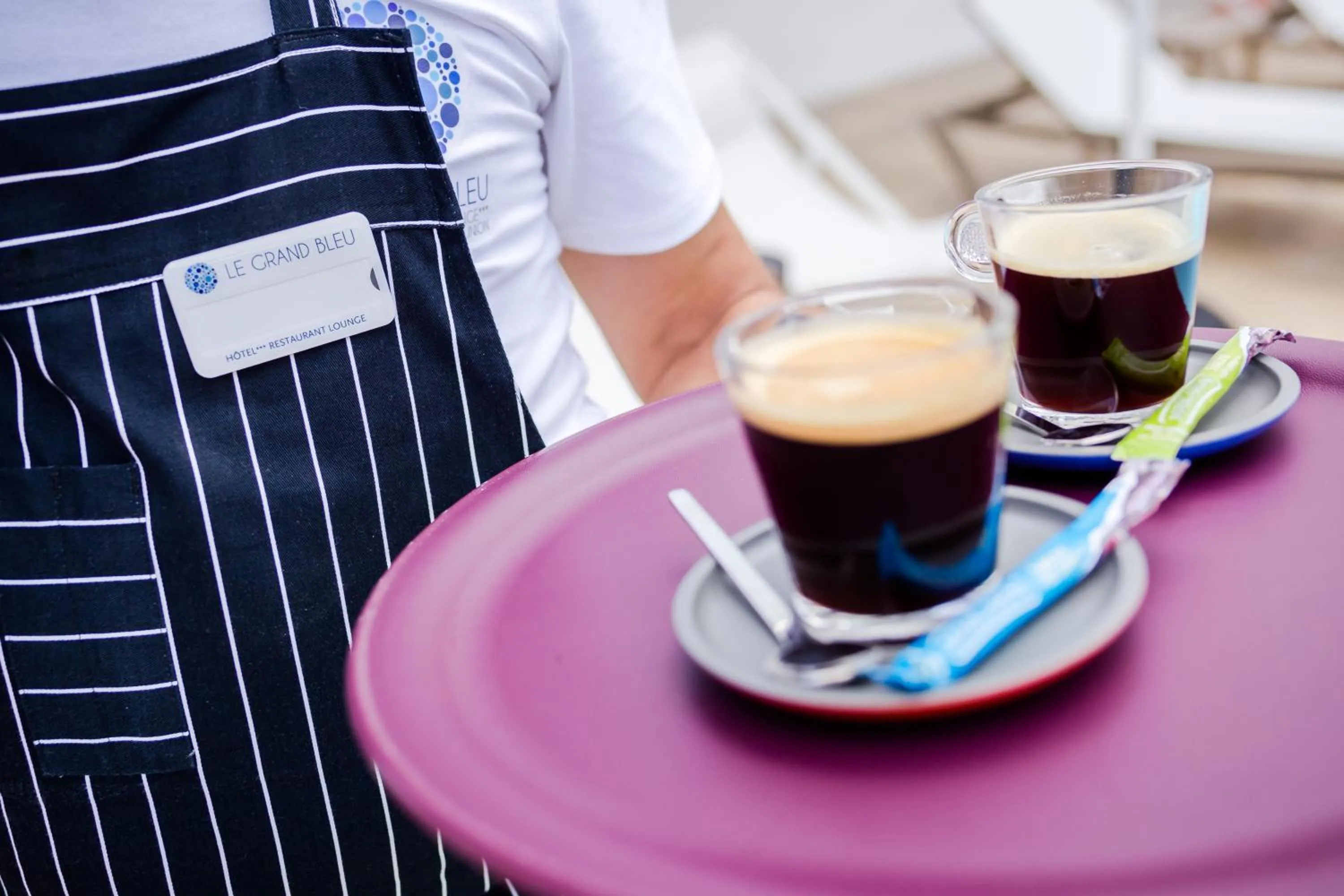 Lounge or bar in Hôtel Le Grand Bleu