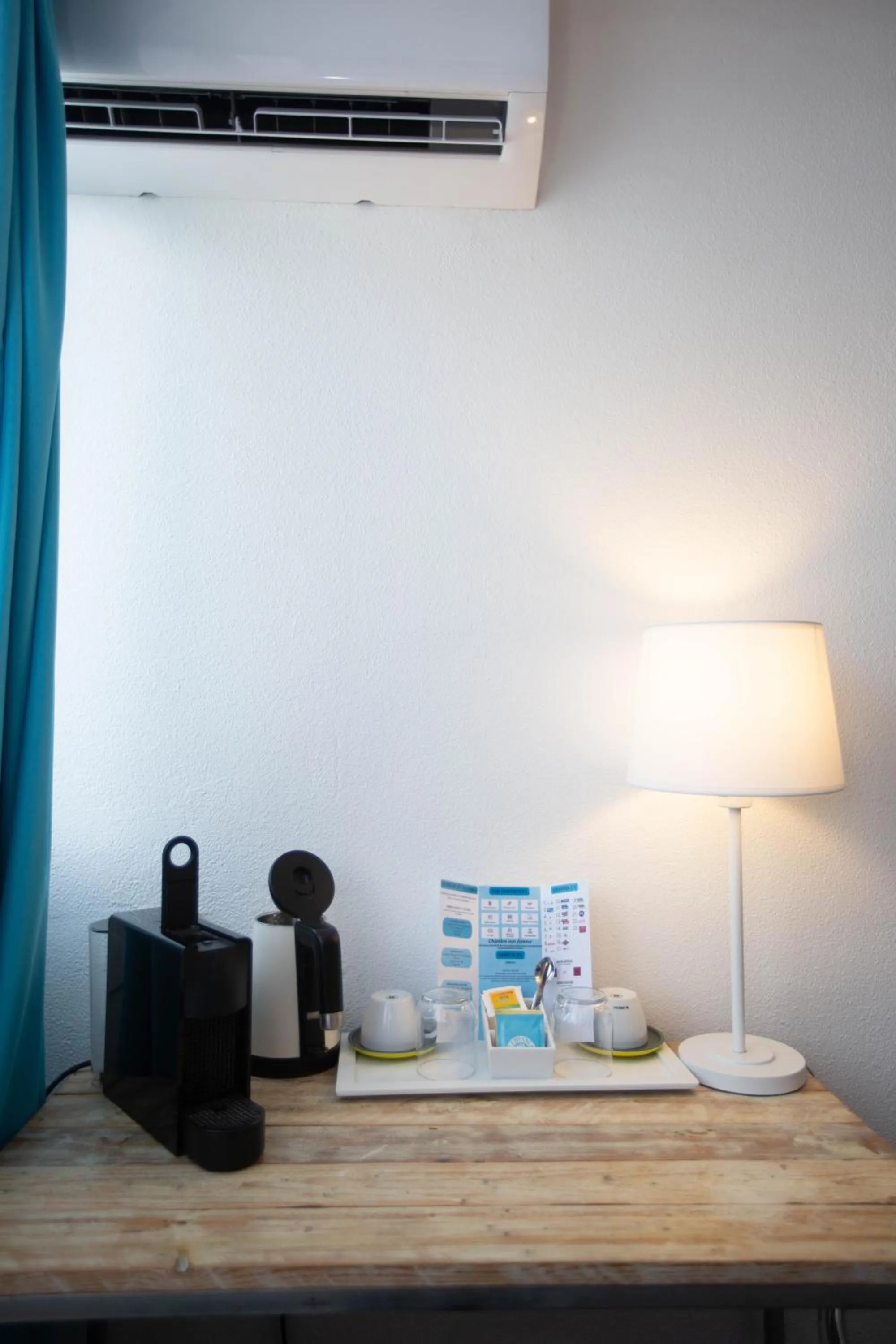 Coffee/tea facilities in Hôtel Le Grand Bleu
