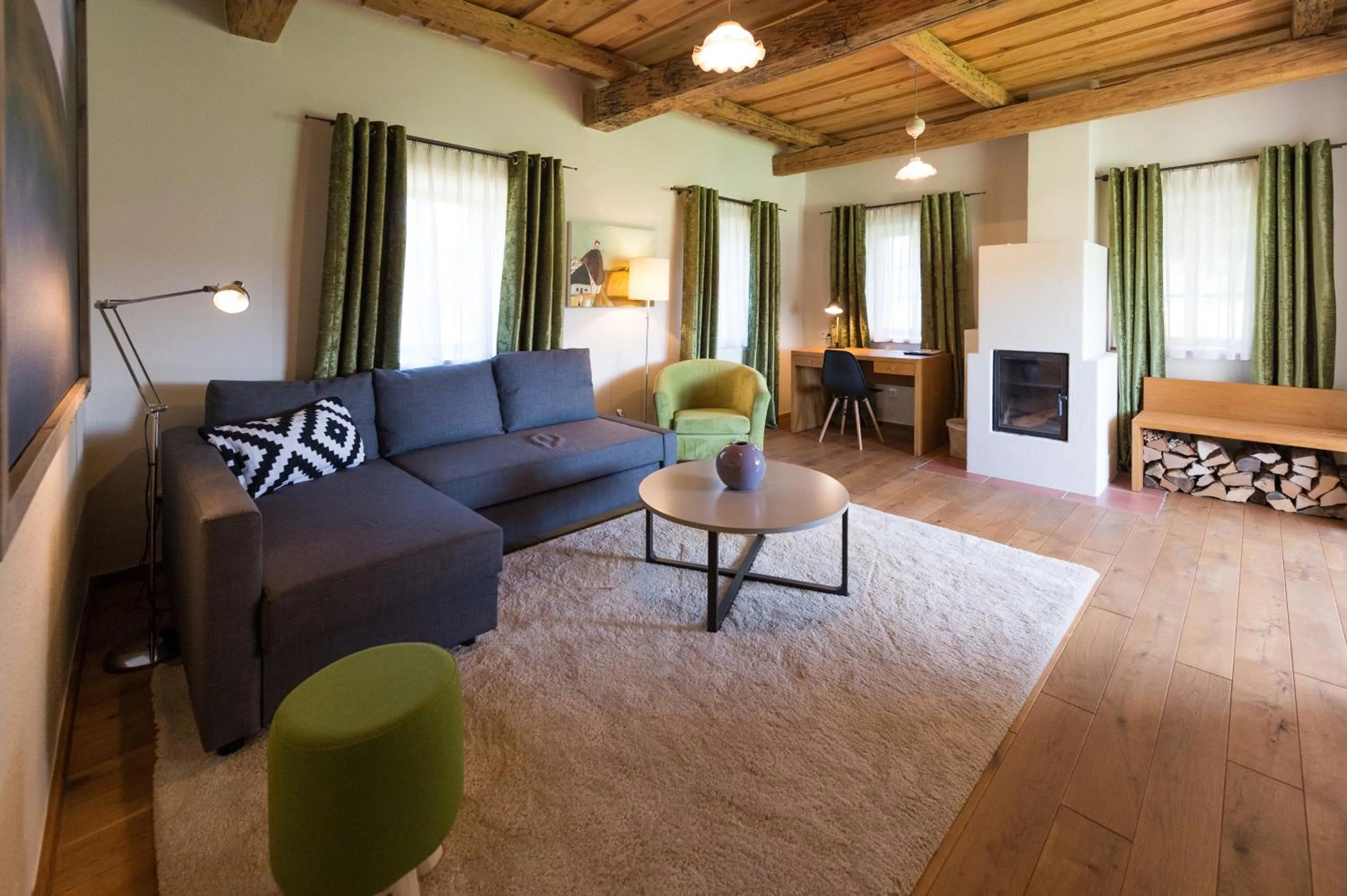 TV and multimedia in Das Eisenberg