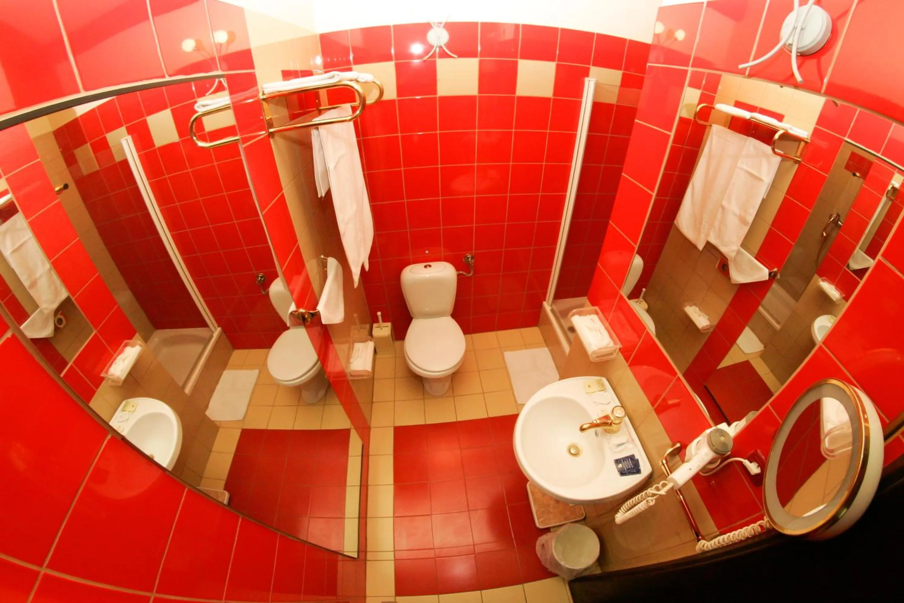 Shower in Hotel Podzamcze