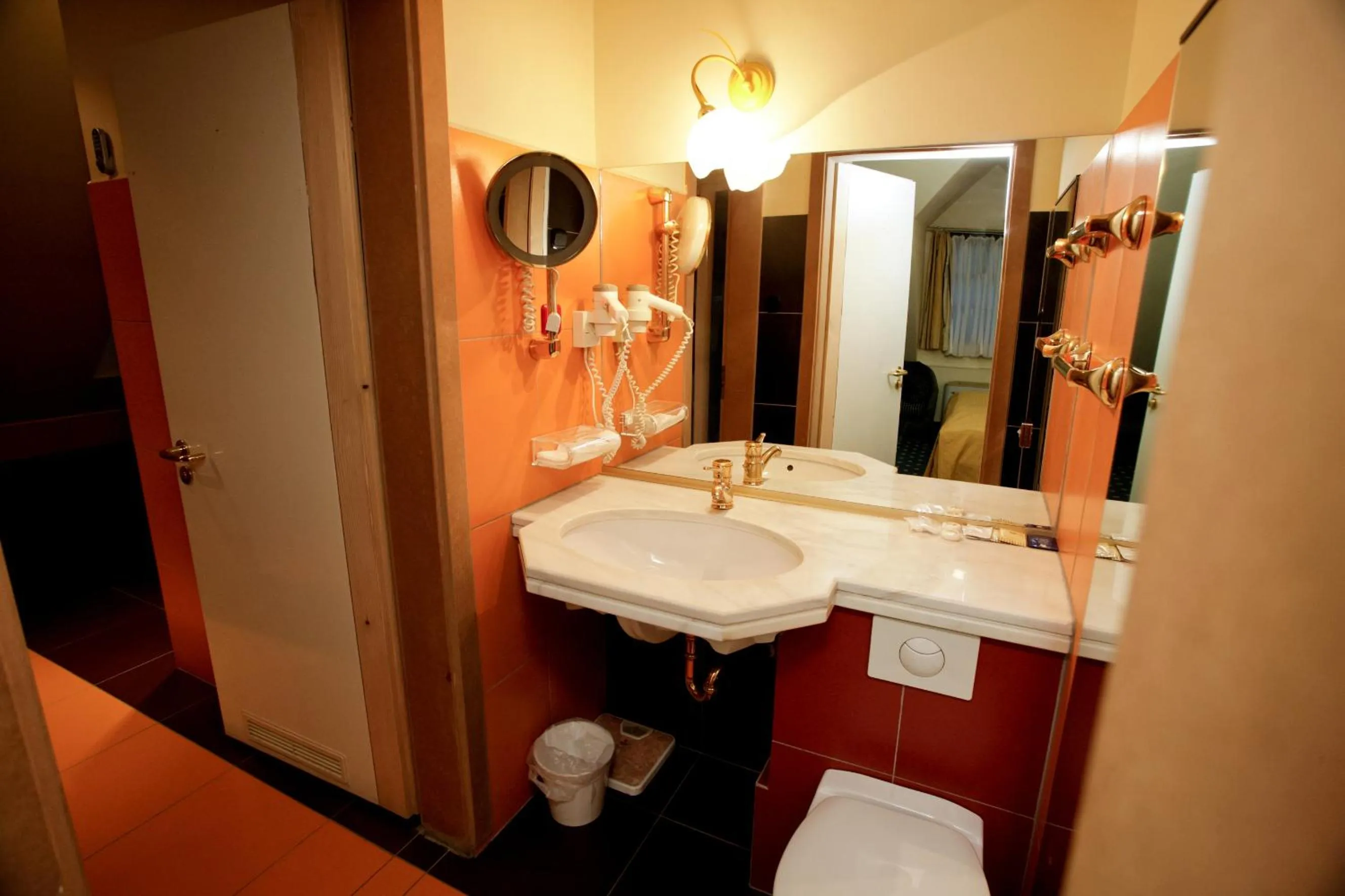 Toilet in Hotel Podzamcze