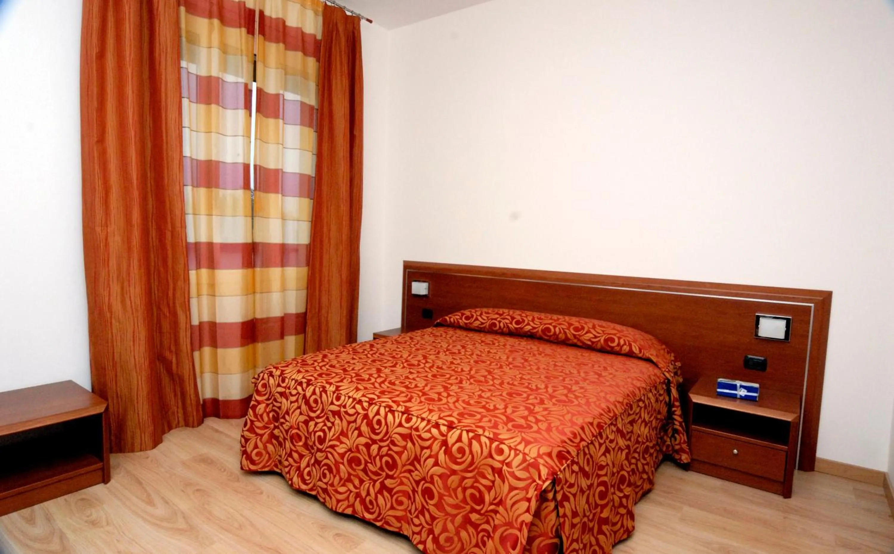 Bedroom, Bed in Hotel Eolo