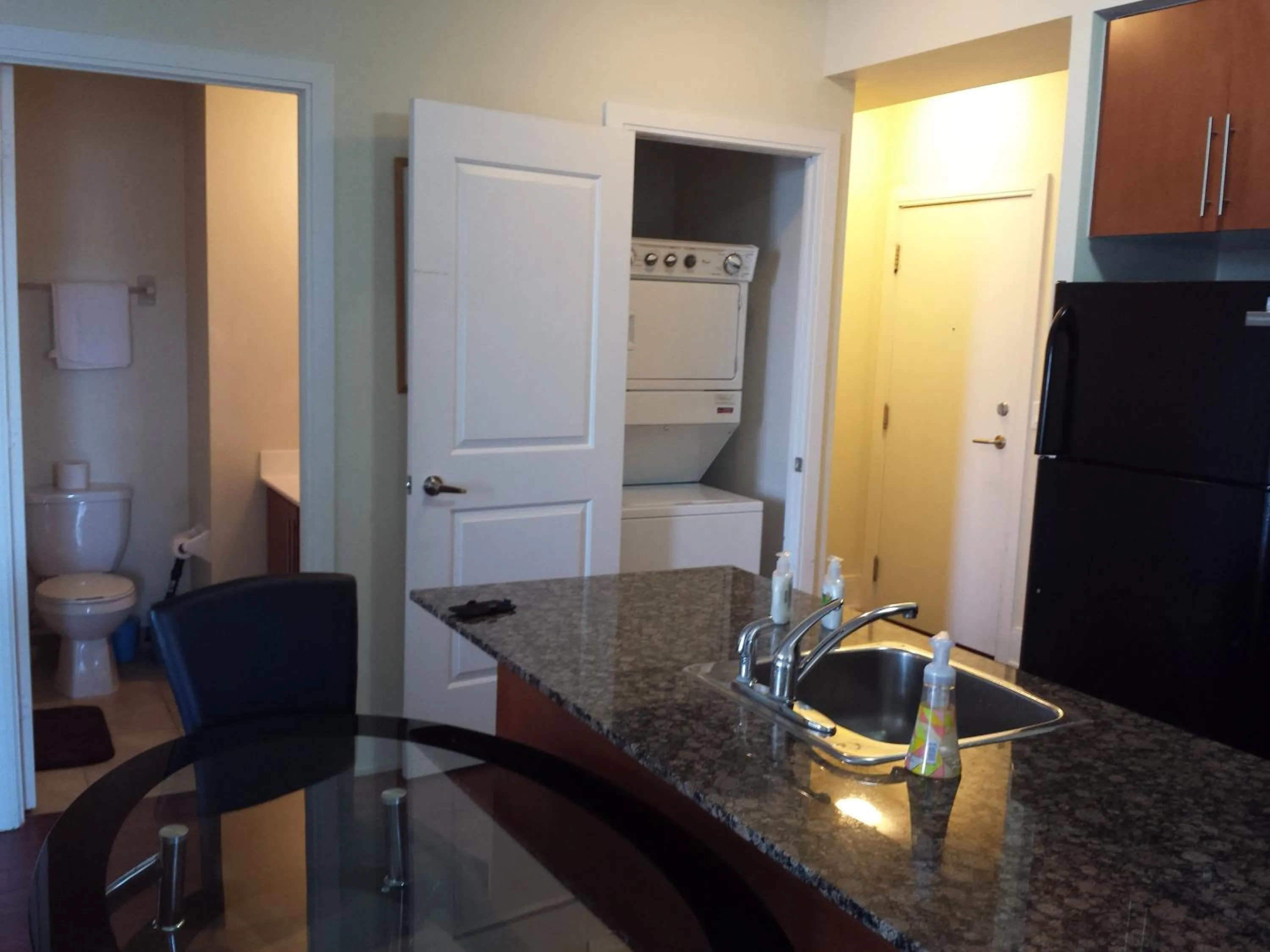 2 BEDROOM 2 Bathroom Best Value Prime Location in Missisauga