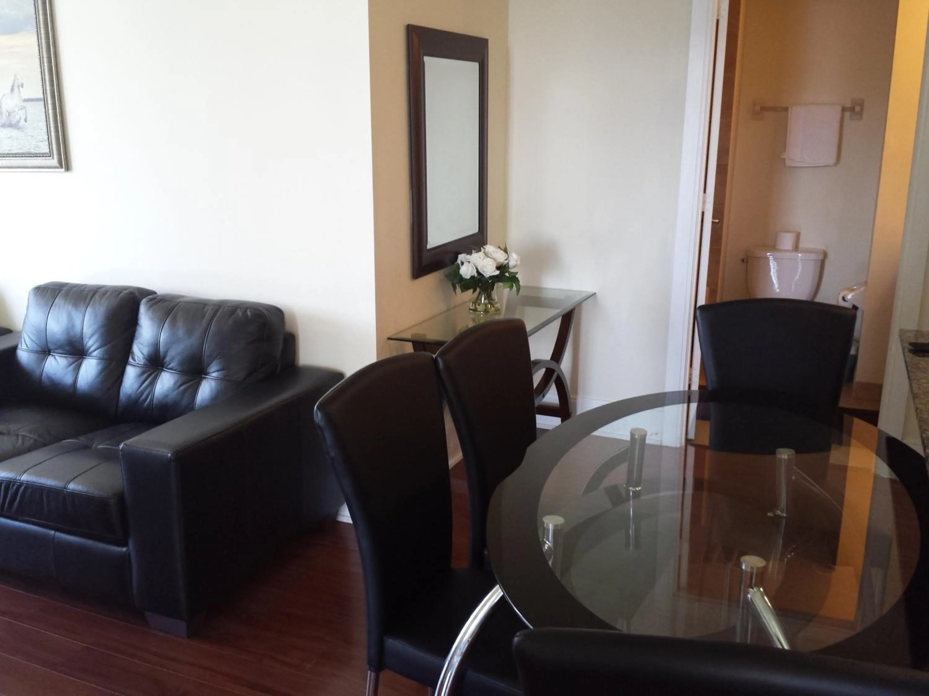2 BEDROOM 2 Bathroom Best Value Prime Location in Missisauga