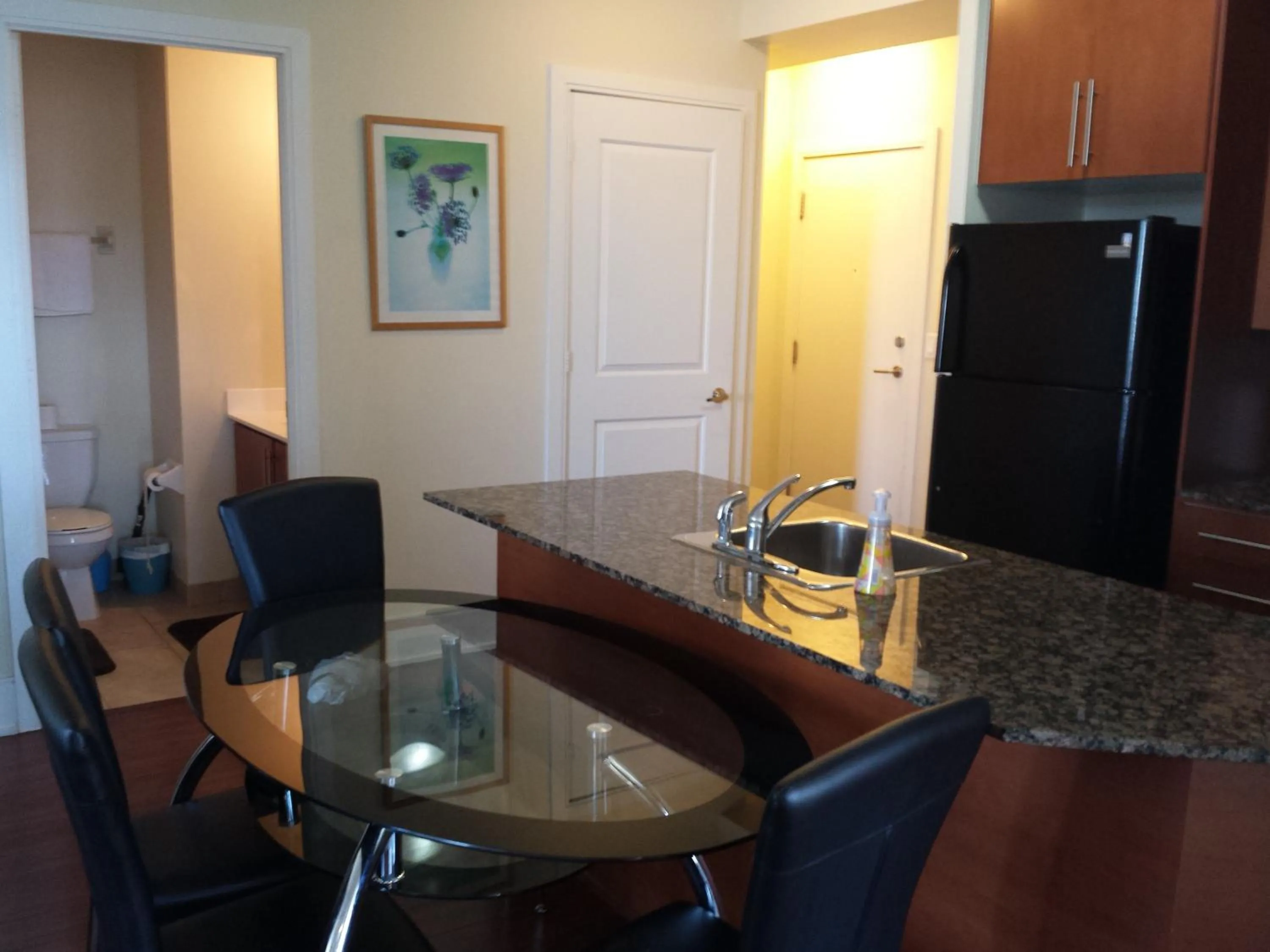 2 BEDROOM 2 Bathroom Best Value Prime Location in Missisauga