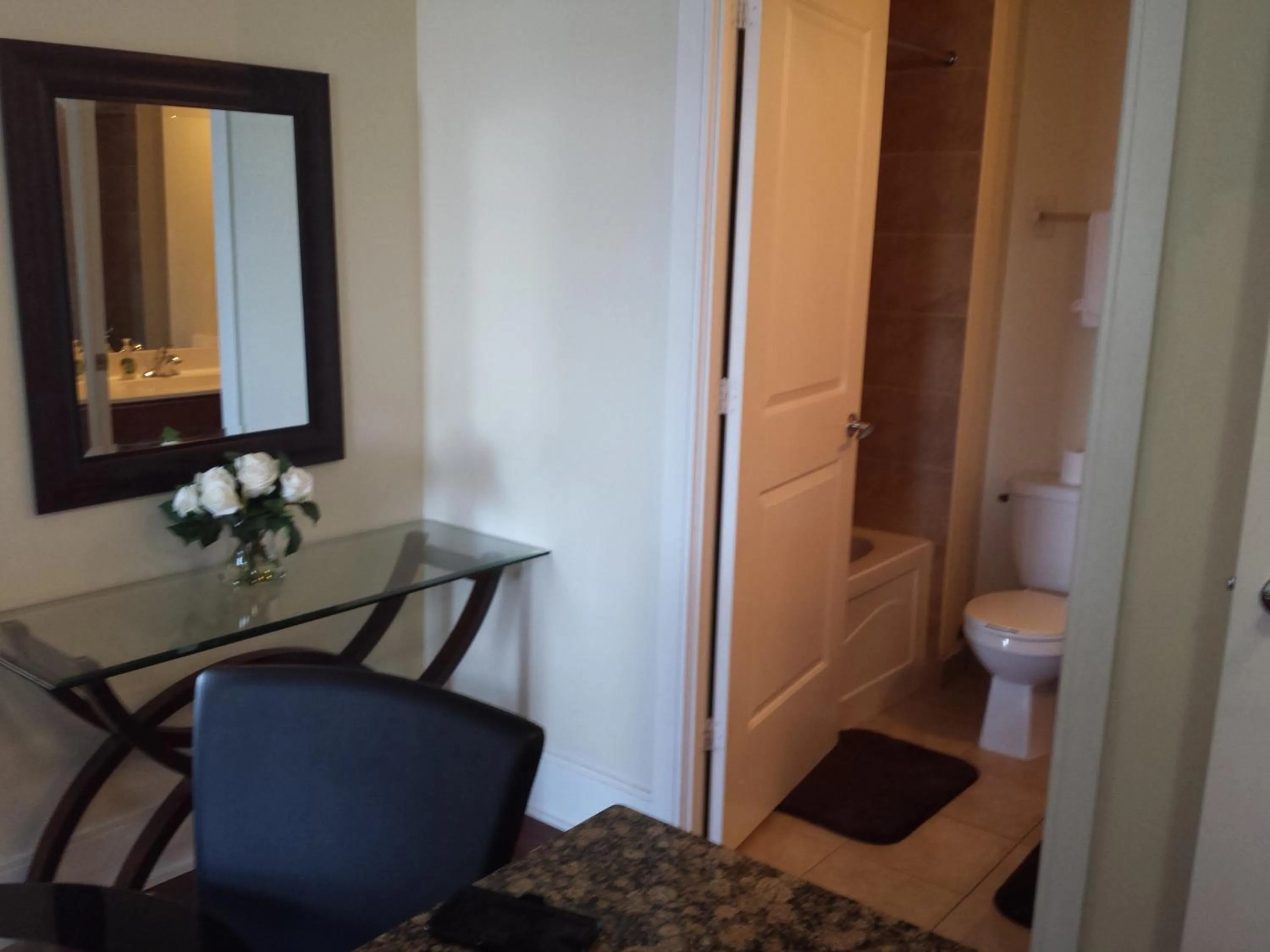 2 BEDROOM 2 Bathroom Best Value Prime Location in Missisauga
