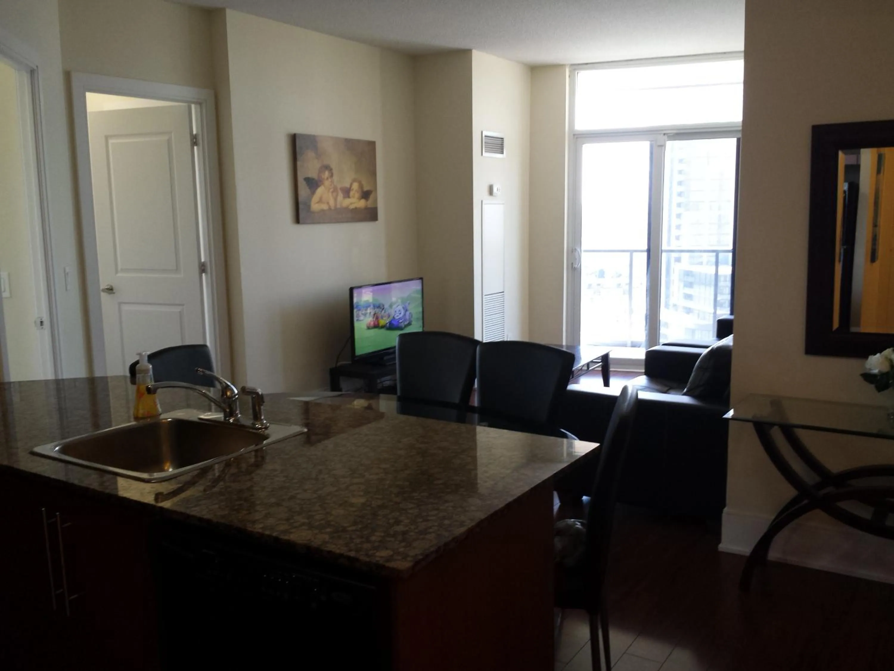 2 BEDROOM 2 Bathroom Best Value Prime Location in Missisauga