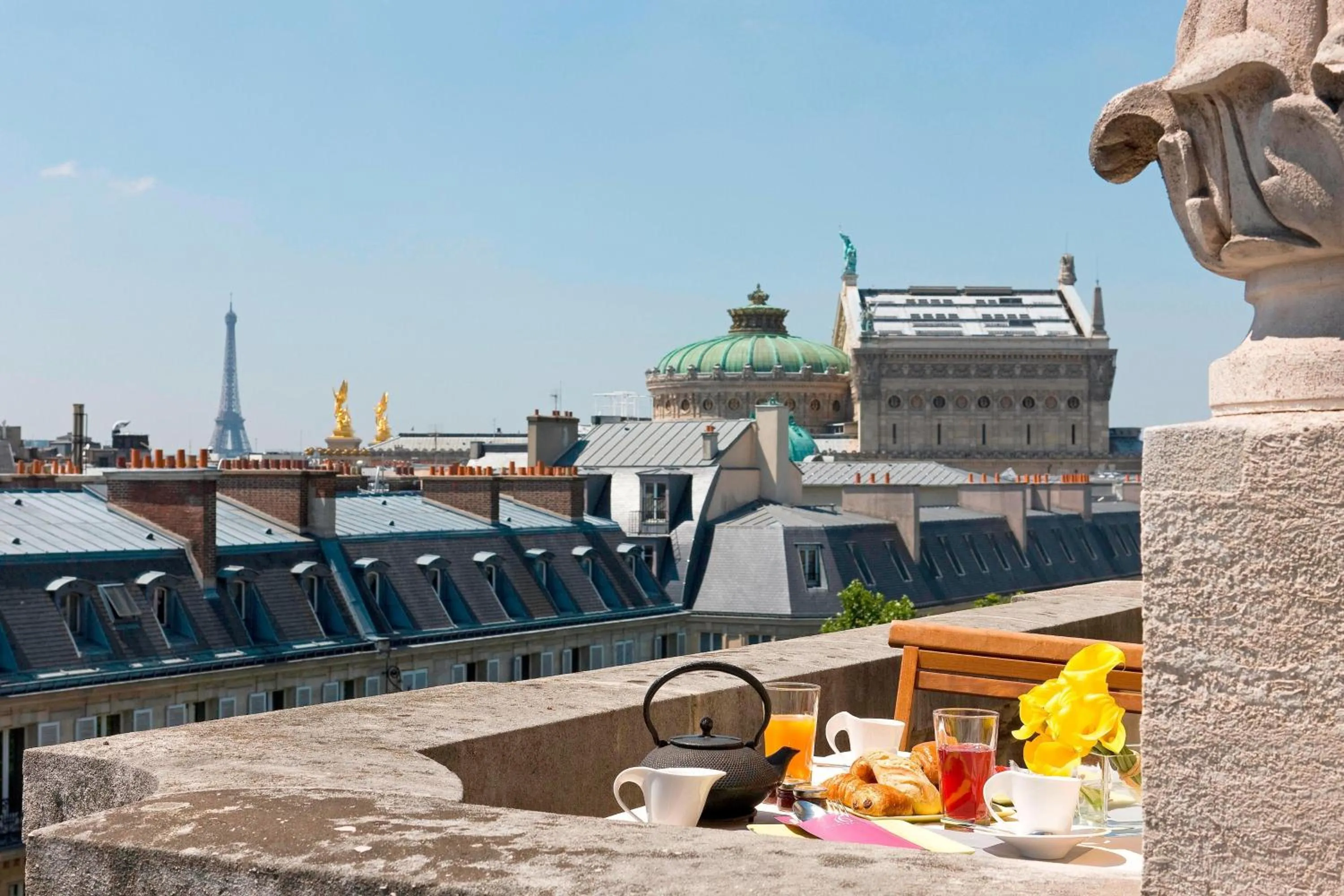 Photo of the whole room in Paris Marriott Opera Ambassador Hotel