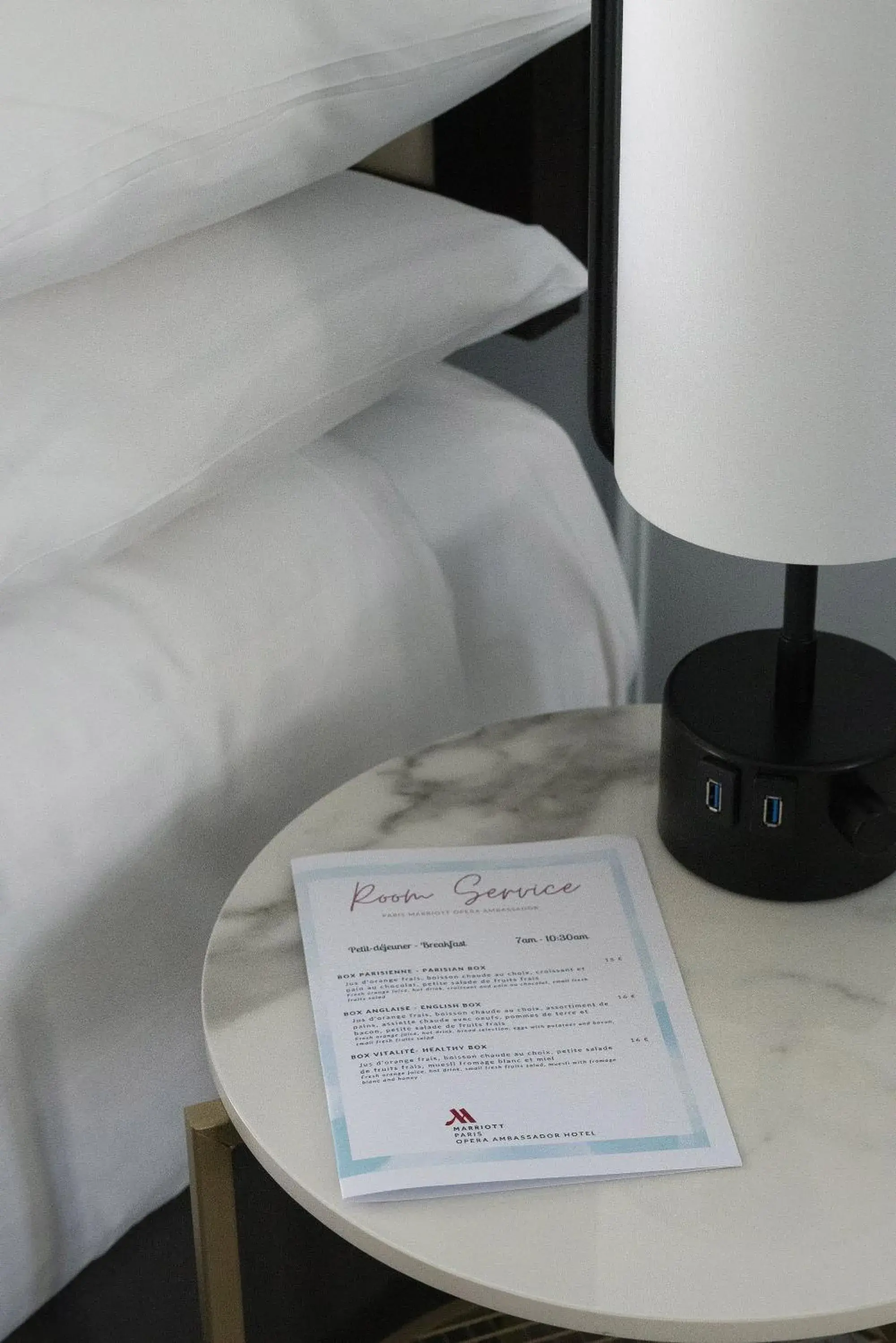 Deluxe room with king size bed in Paris Marriott Opera Ambassador Hotel Deluxe room with king size bed in Paris Marriott Opera Ambassador Hotel