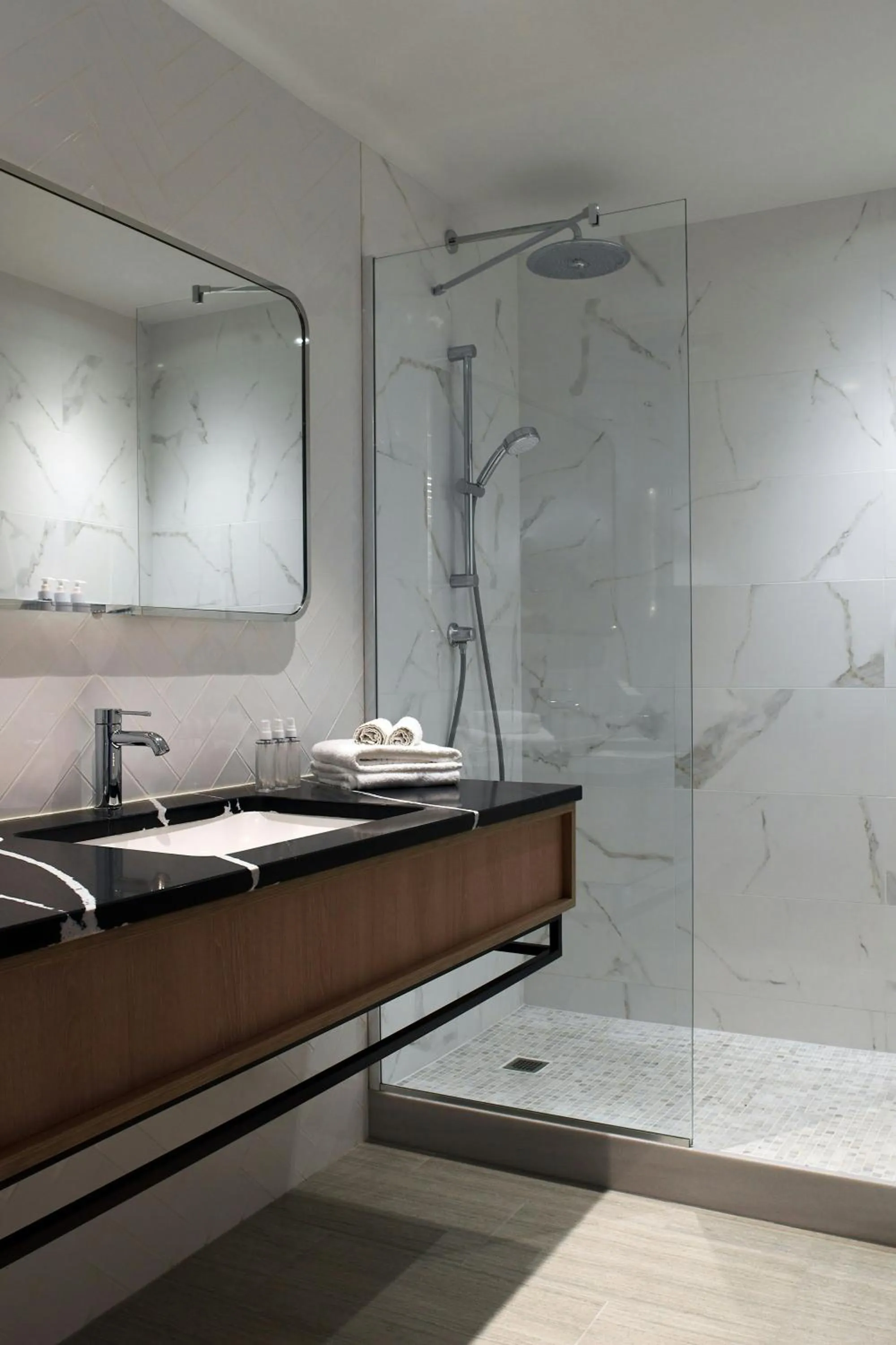 Bathroom in Paris Marriott Opera Ambassador Hotel