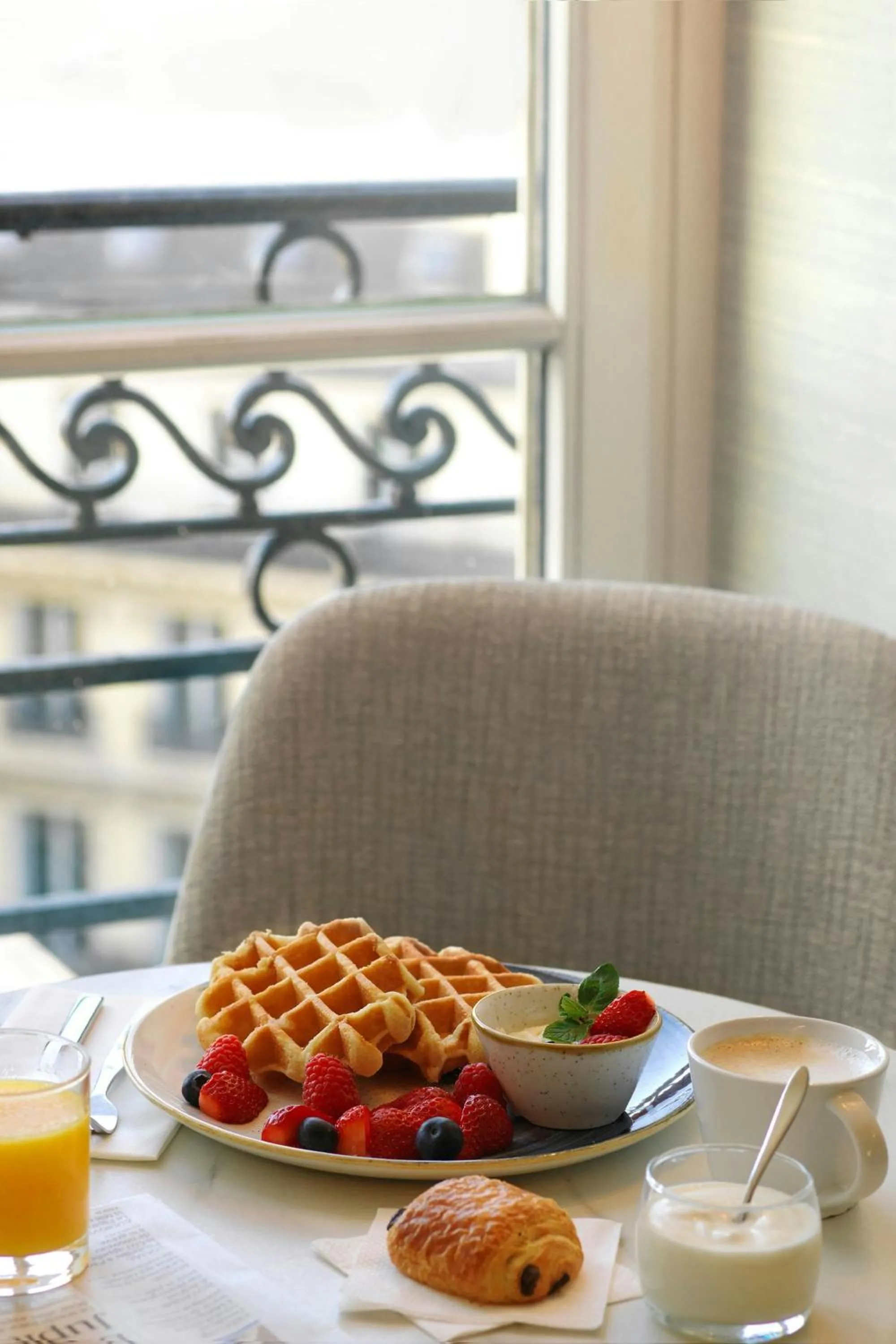 Restaurant/places to eat in Paris Marriott Opera Ambassador Hotel