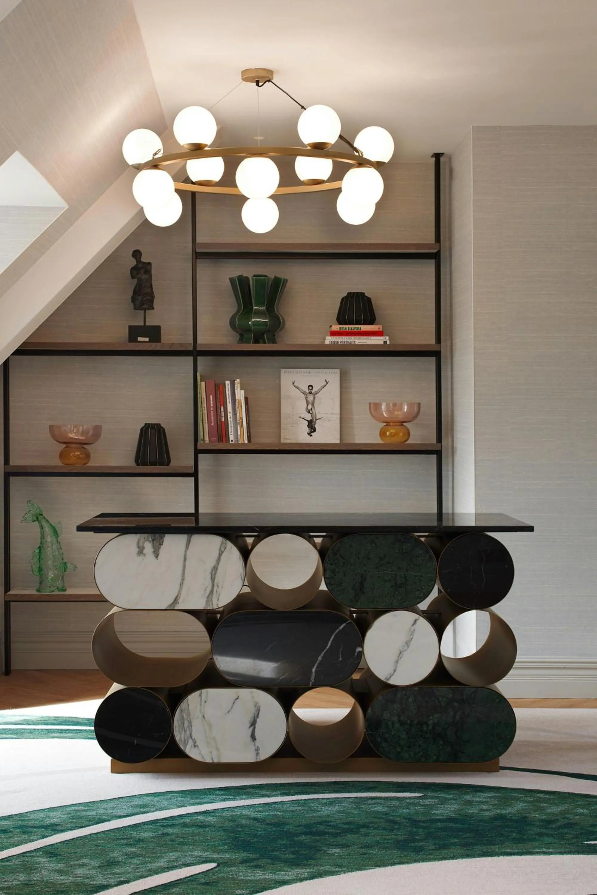 Lounge or bar in Paris Marriott Opera Ambassador Hotel