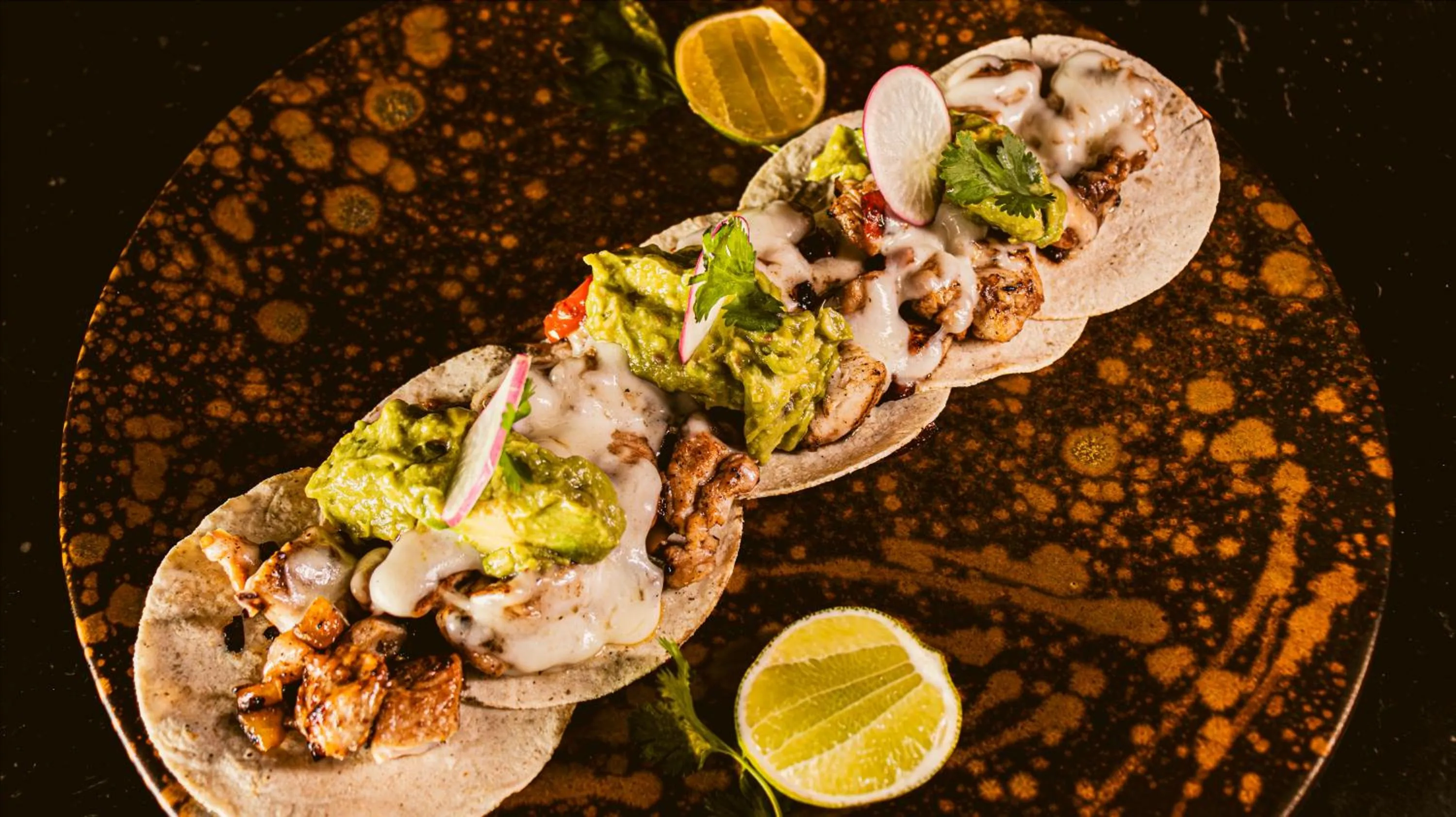 Restaurant/places to eat in IT Boutique Hotel & Restaurant