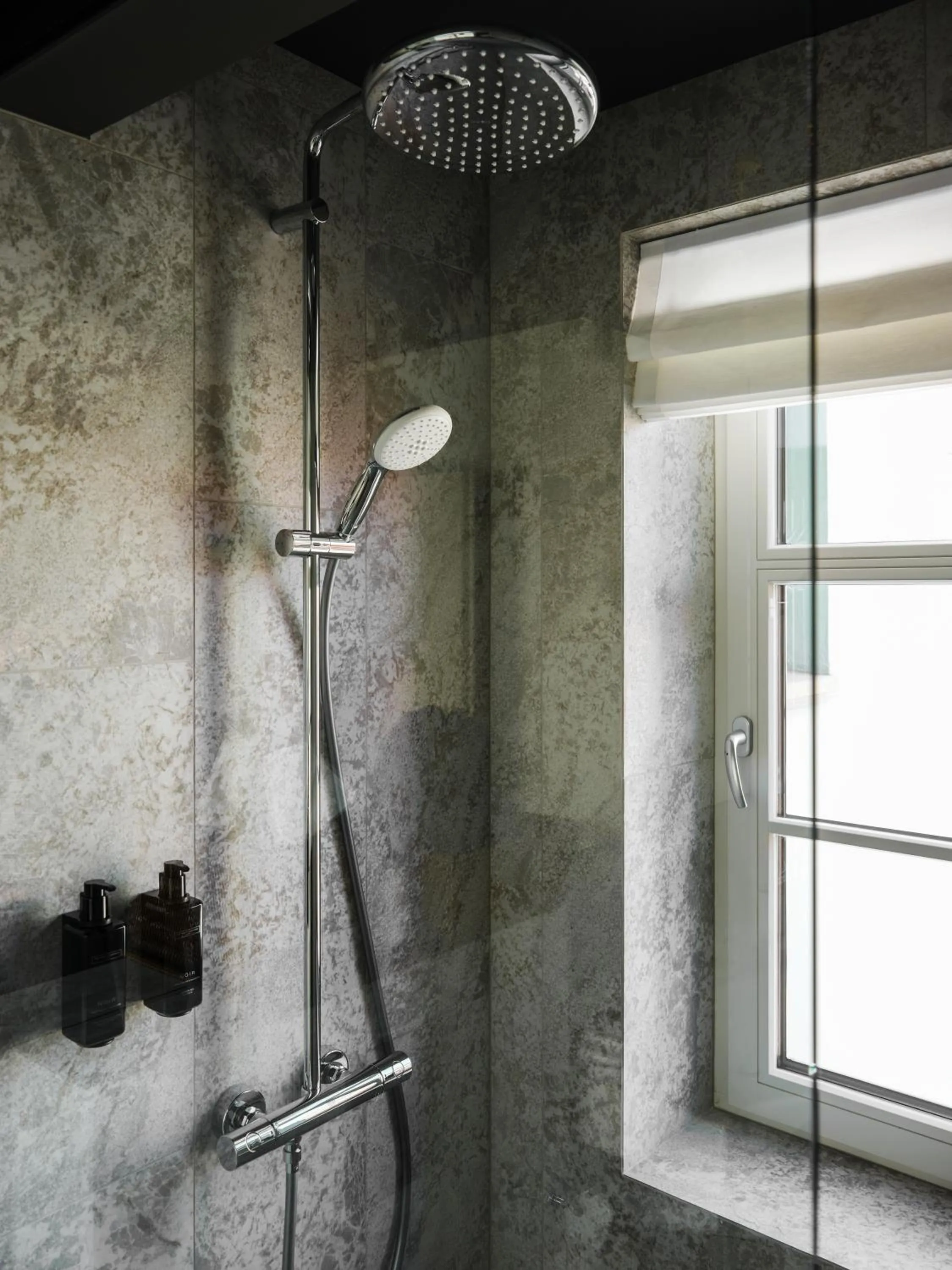 Shower in Hotel Reja, a Member of Design Hotels