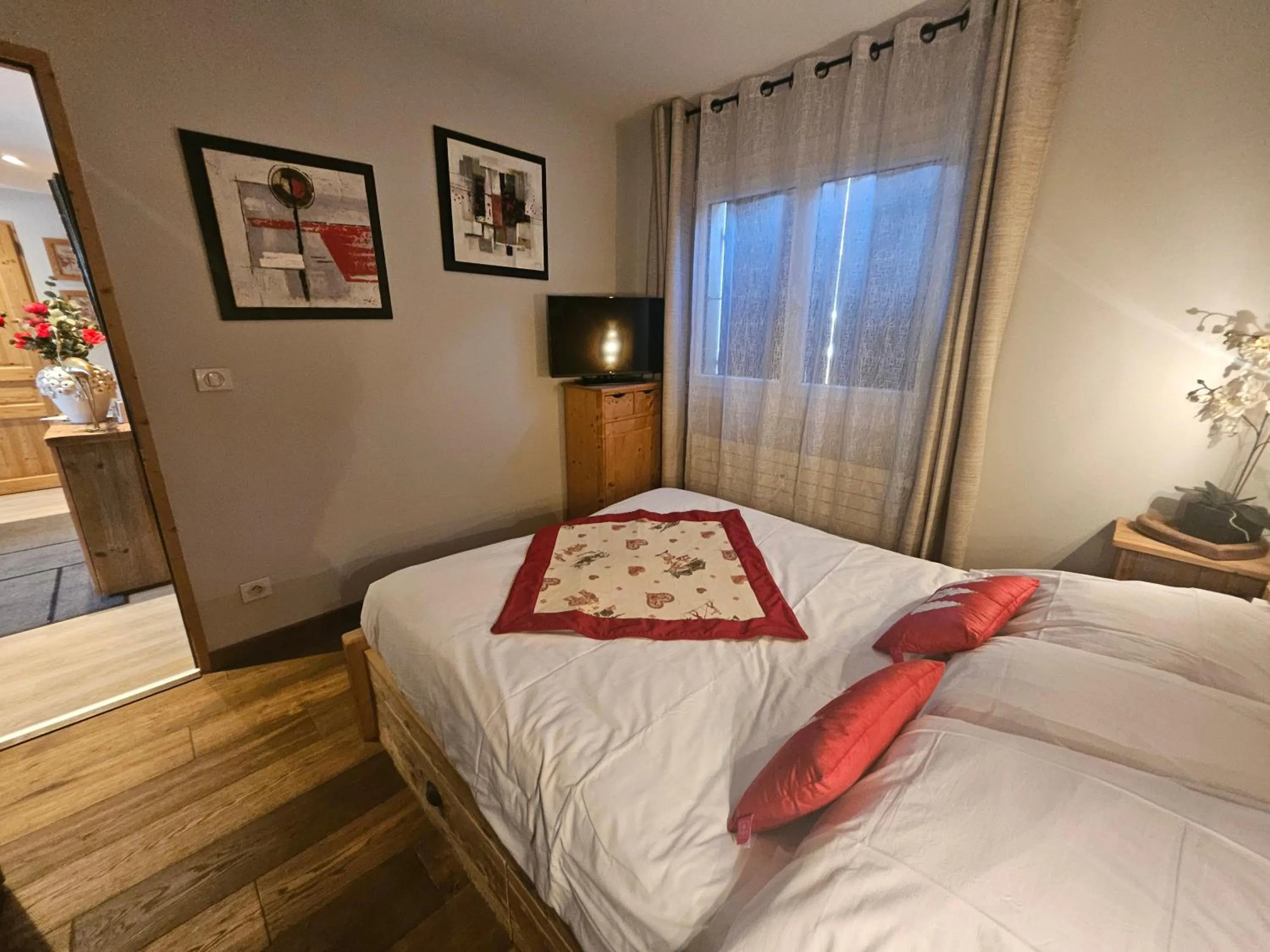 Bed in Hotel les Sapins