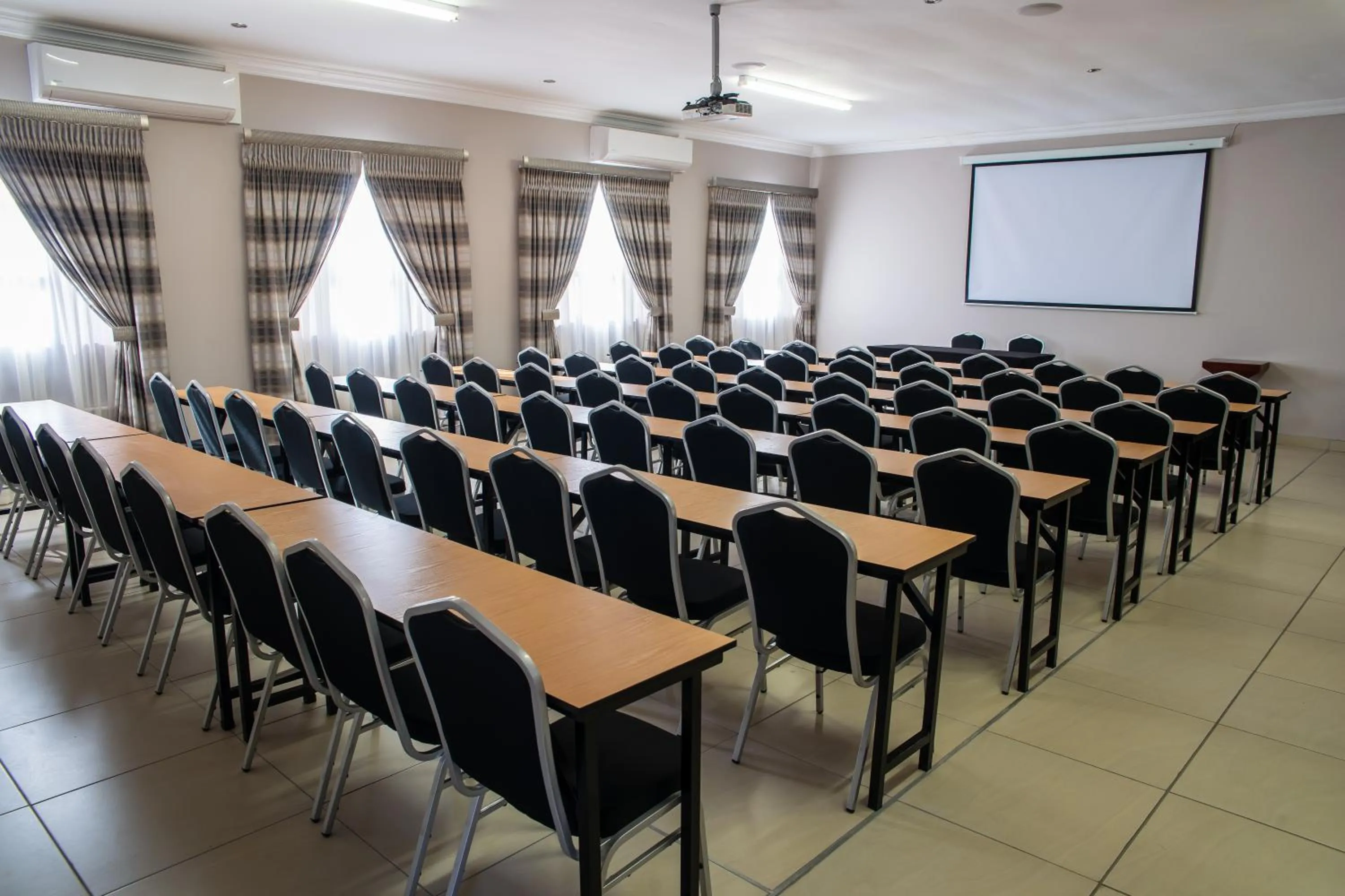Meeting/conference room in Ngwenya Hotel & Conference Centre