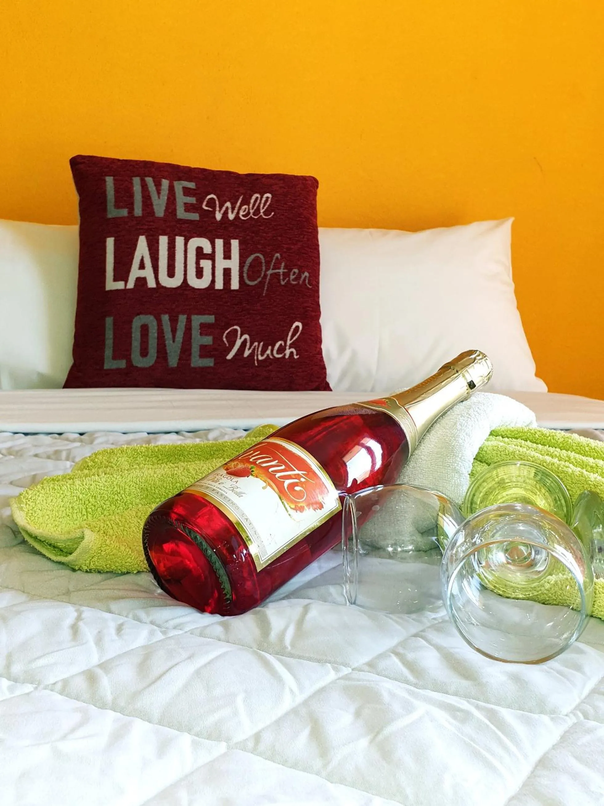 Decorative detail, Bed in Lilalo Ηotel