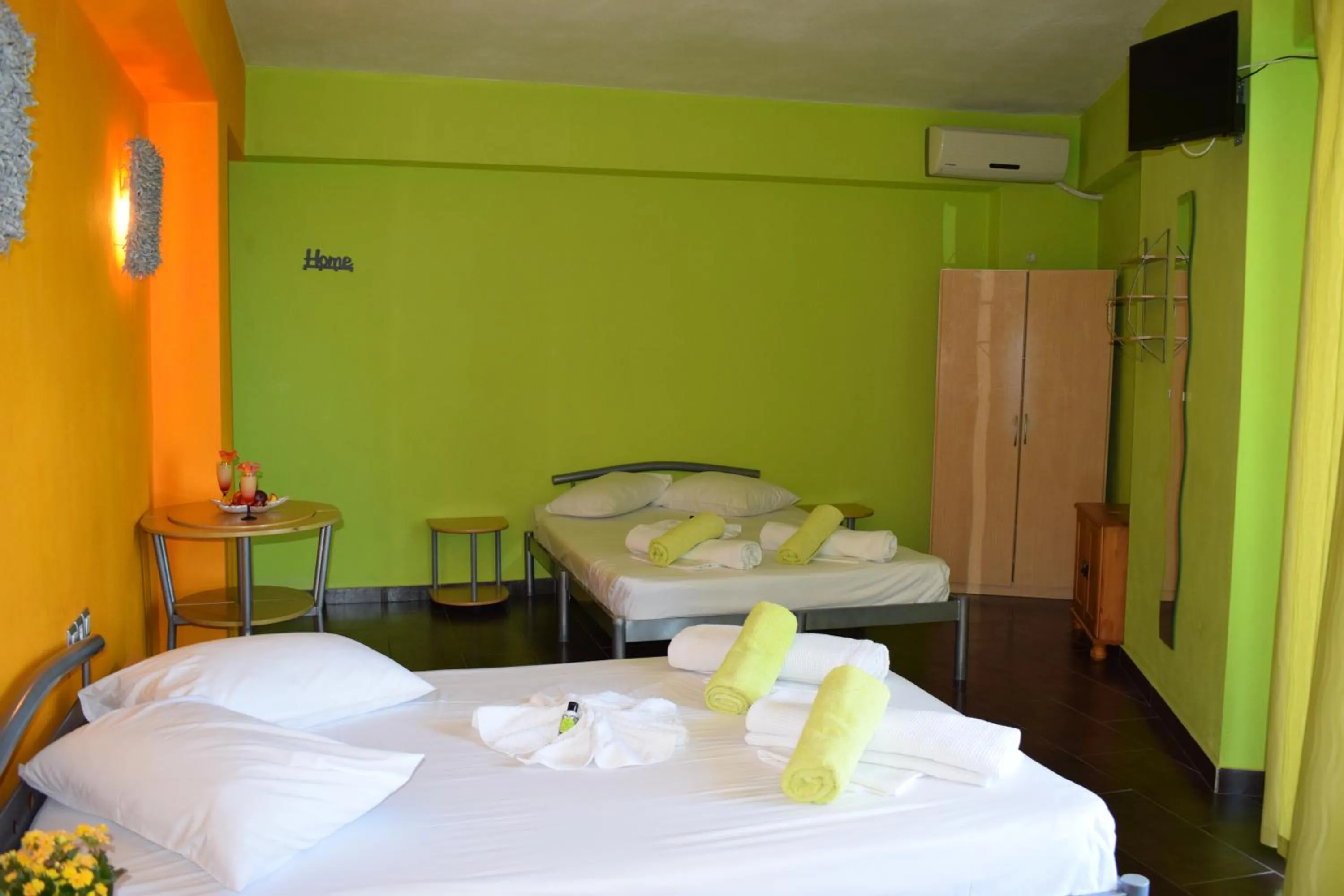 Bedroom, Bed in Lilalo Ηotel