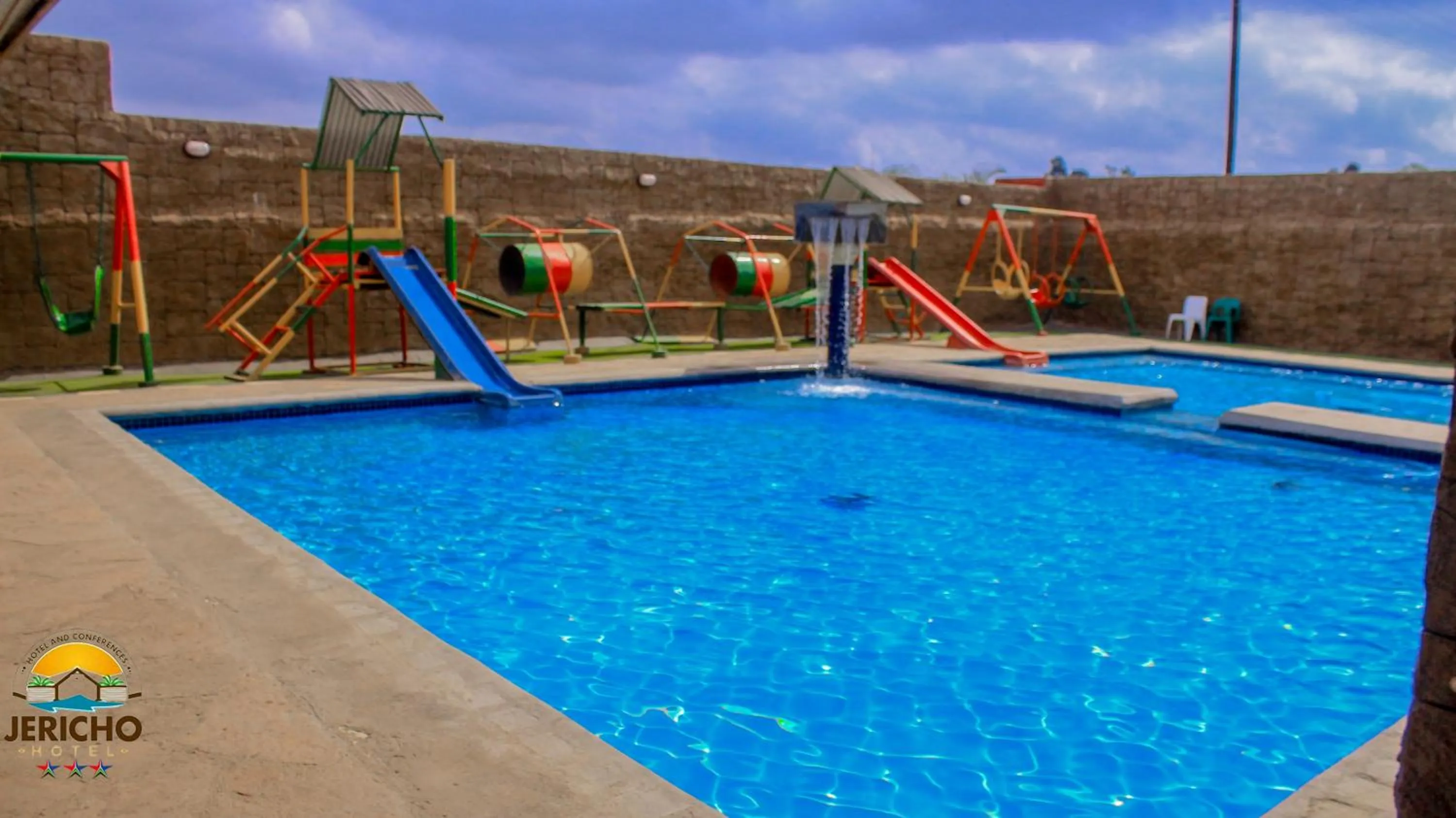 Swimming pool in Jericho Hotel and Conferences