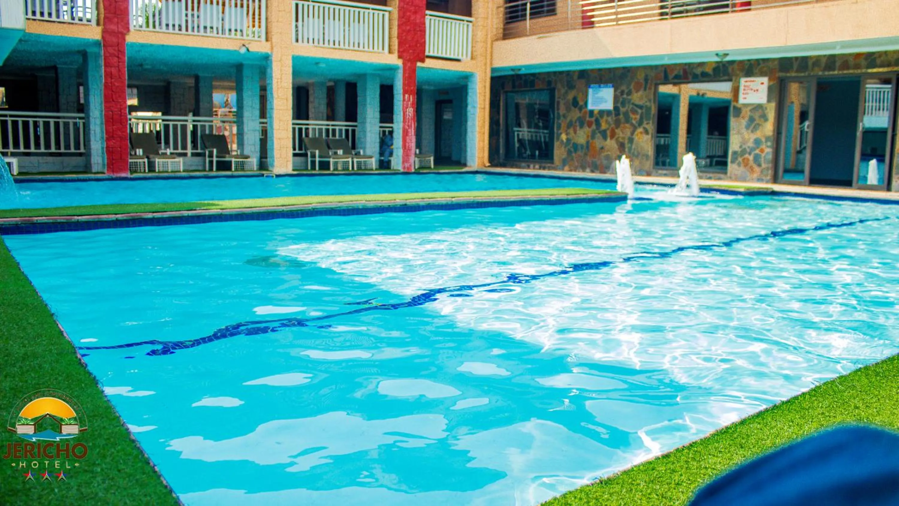 Swimming pool in Jericho Hotel and Conferences