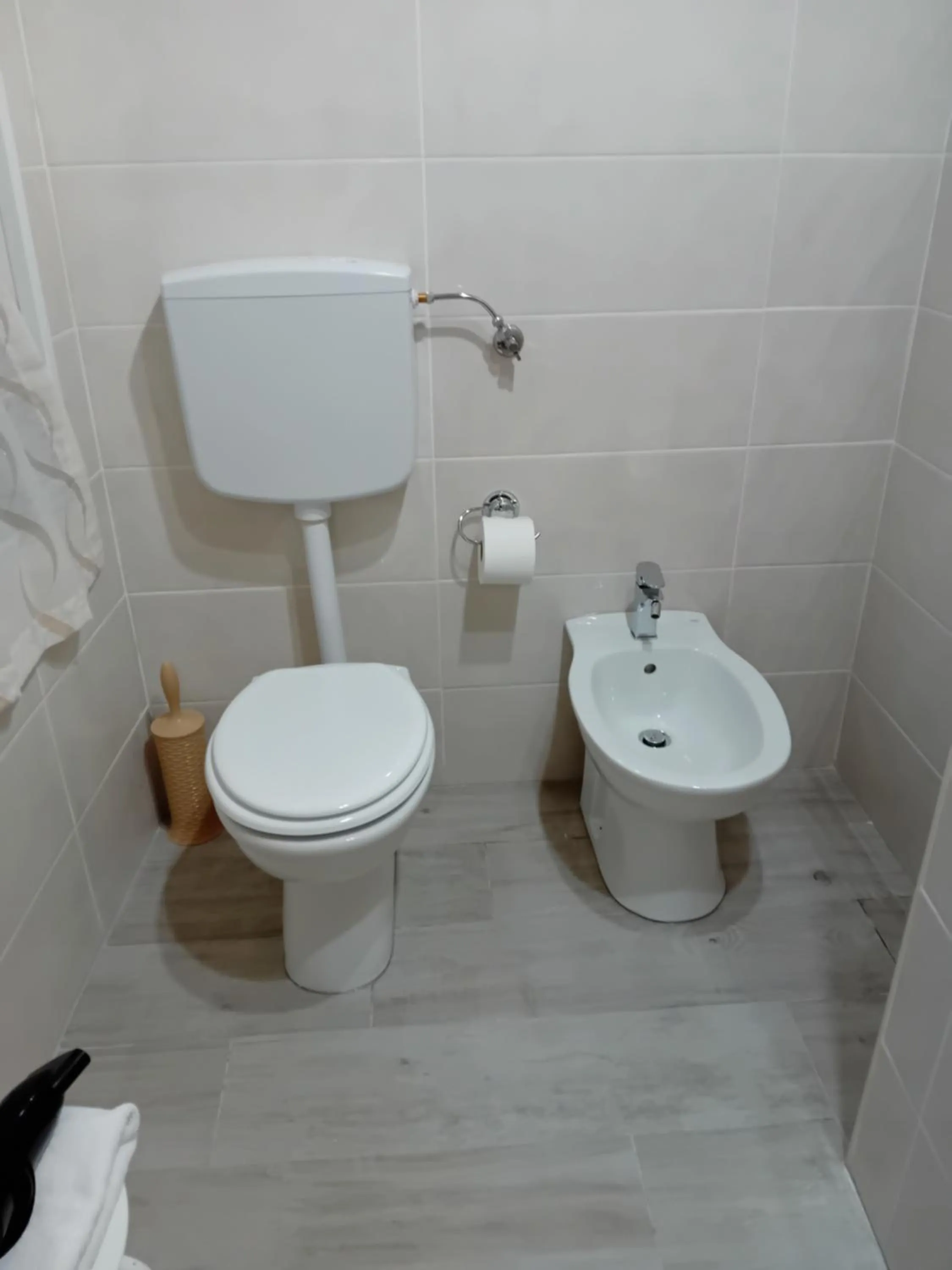 Toilet in 3 A b&b