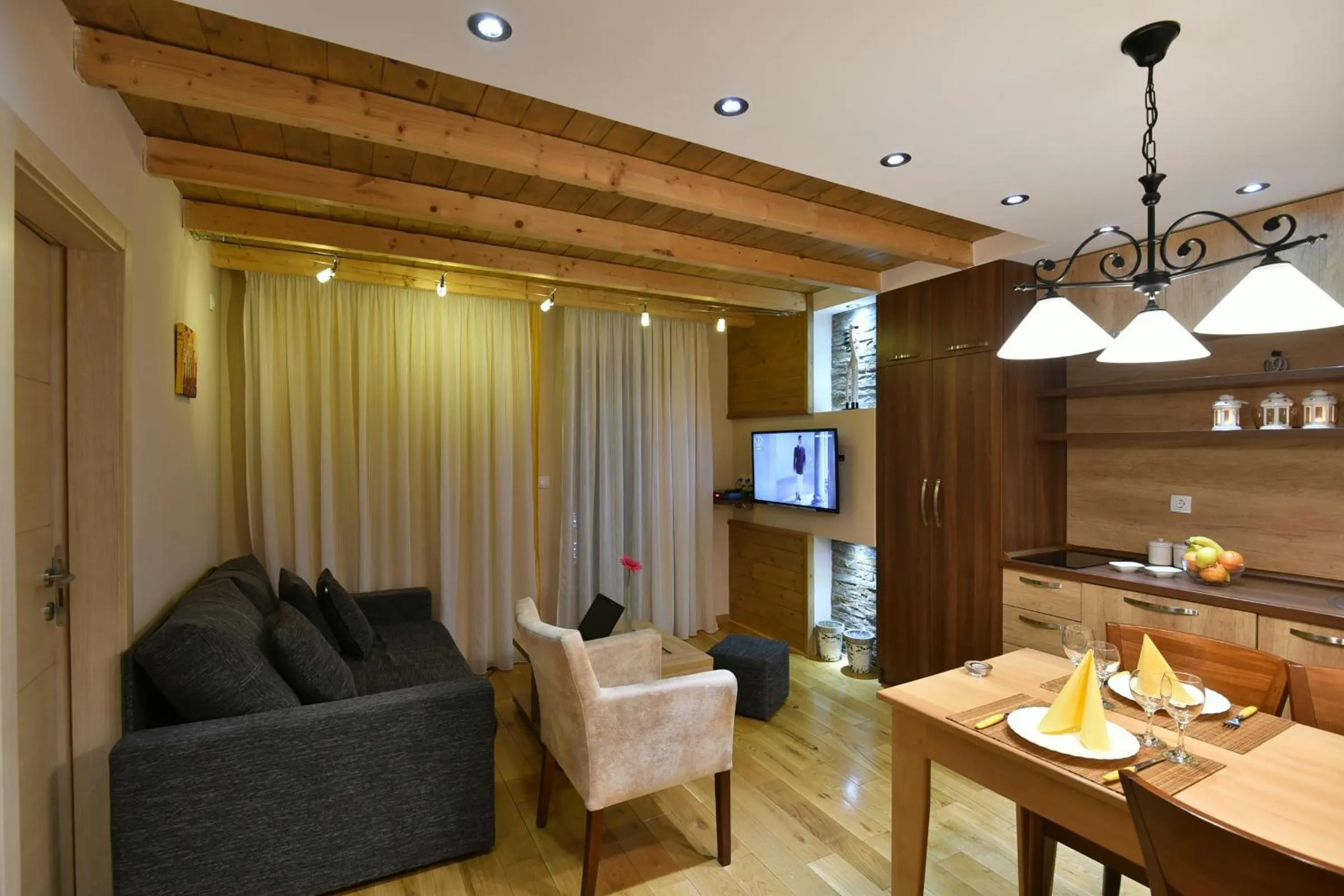 Kitchen or kitchenette in Villa Natural Wood