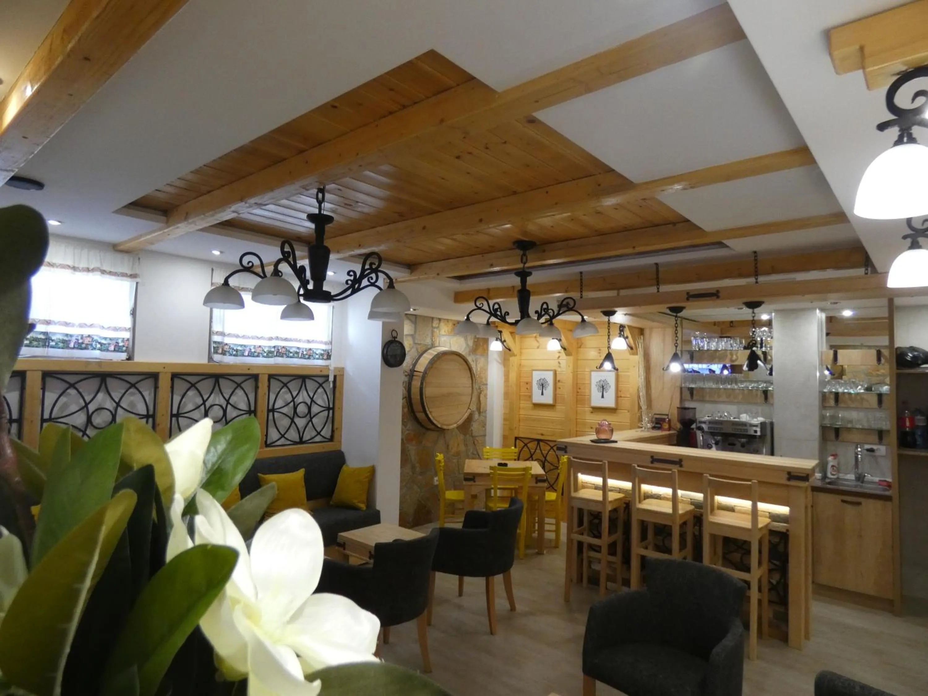 Lounge or bar in Villa Natural Wood