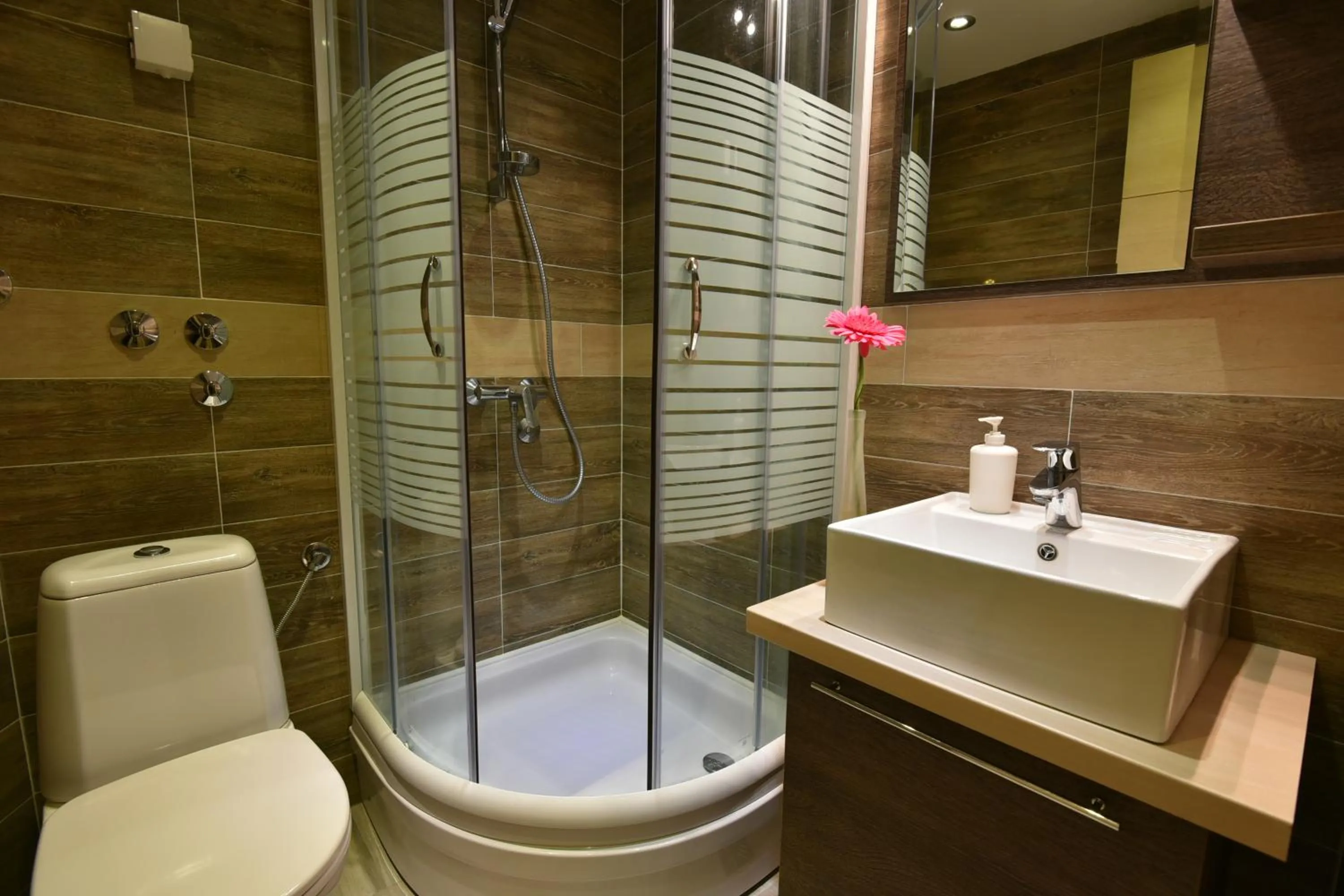 Toilet in Villa Natural Wood