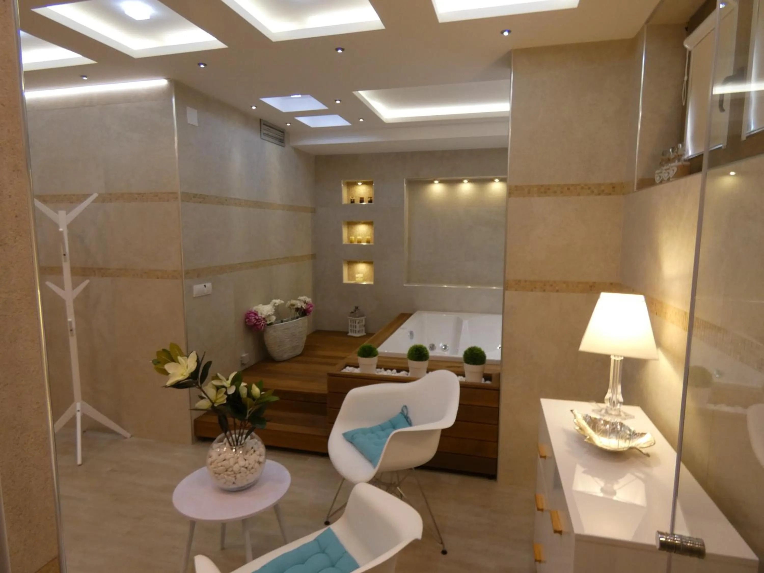 Hot Tub in Villa Natural Wood