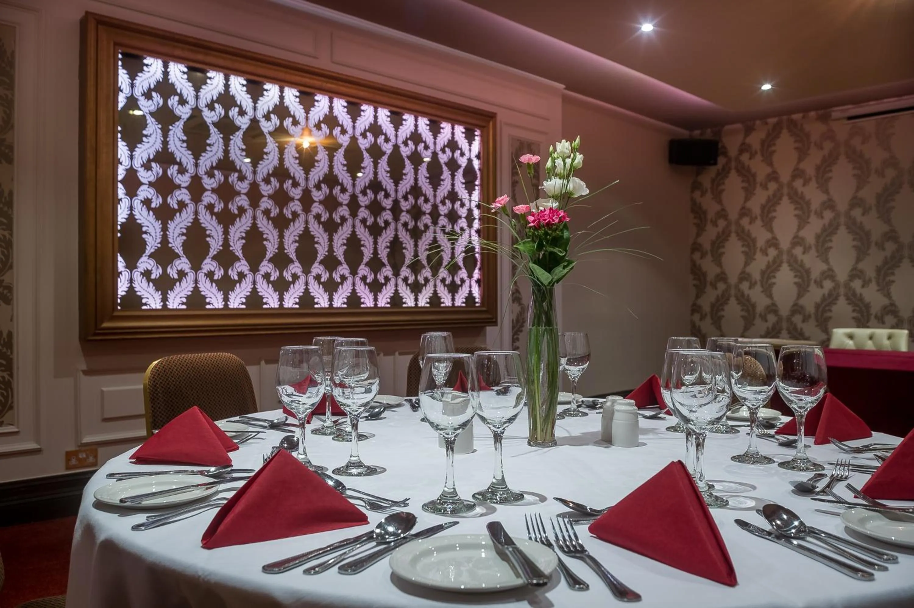 Restaurant/places to eat in The Carraig Hotel