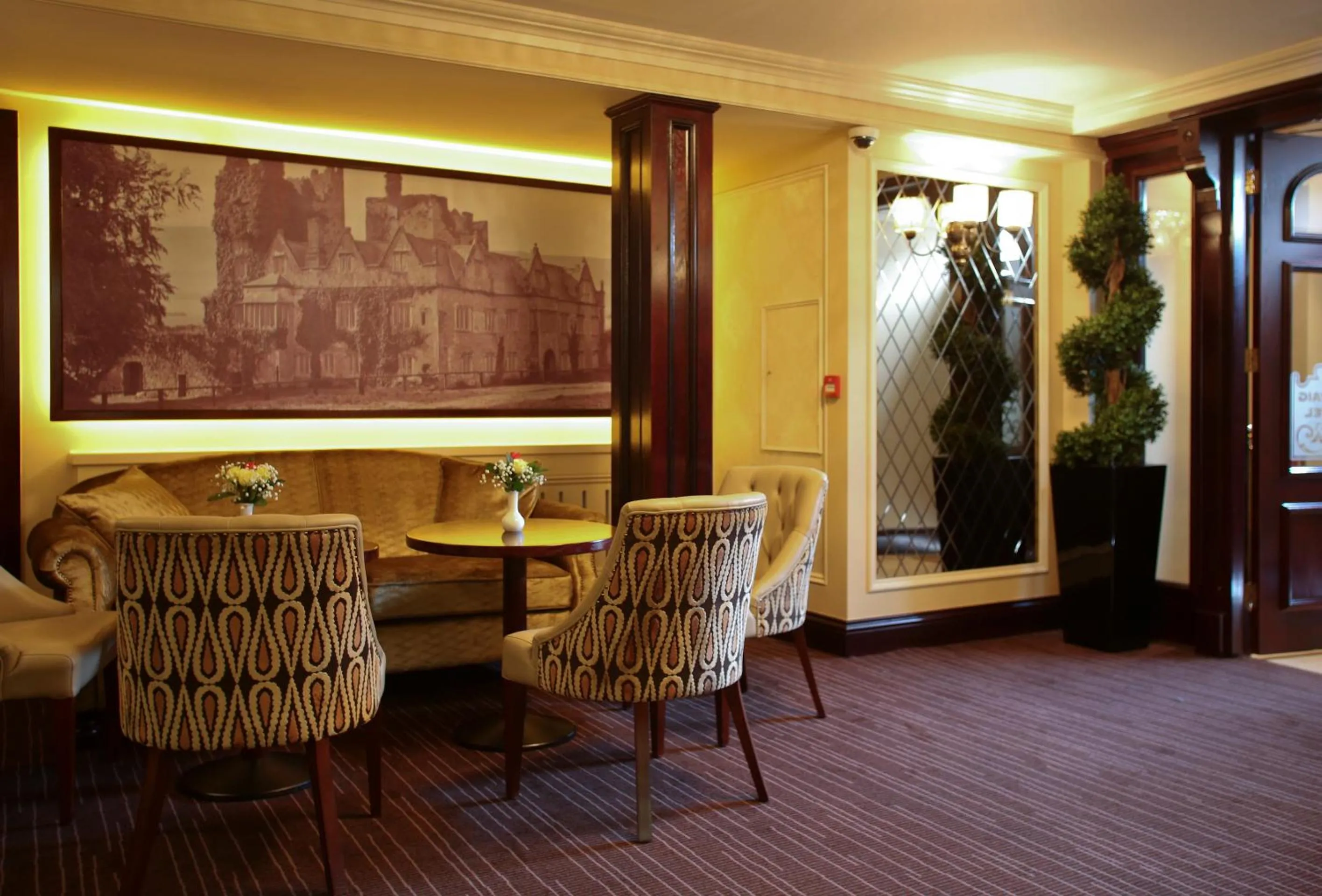 Lobby or reception in The Carraig Hotel