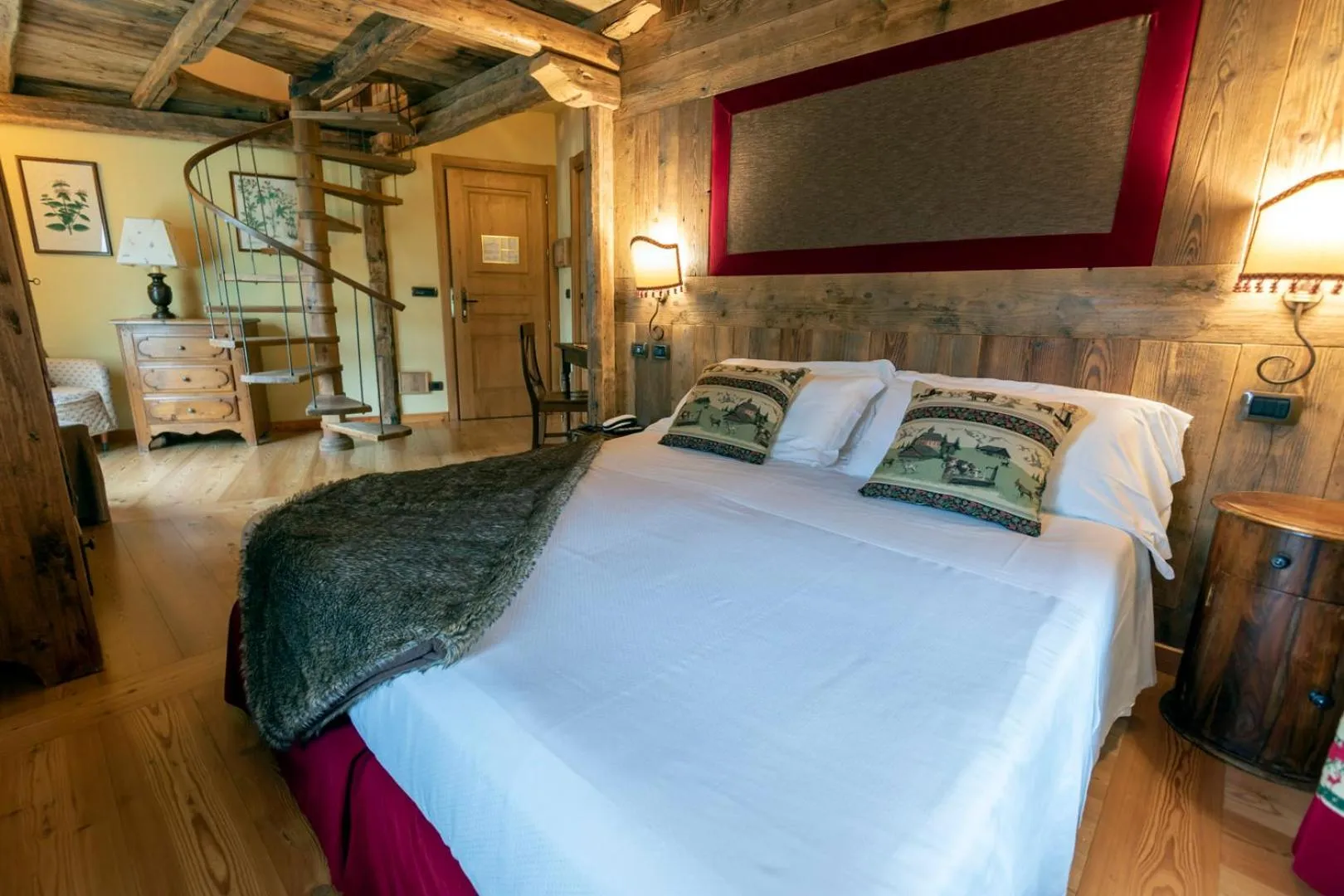 Bed in Laghetto Alpine Hotel & Restaurant