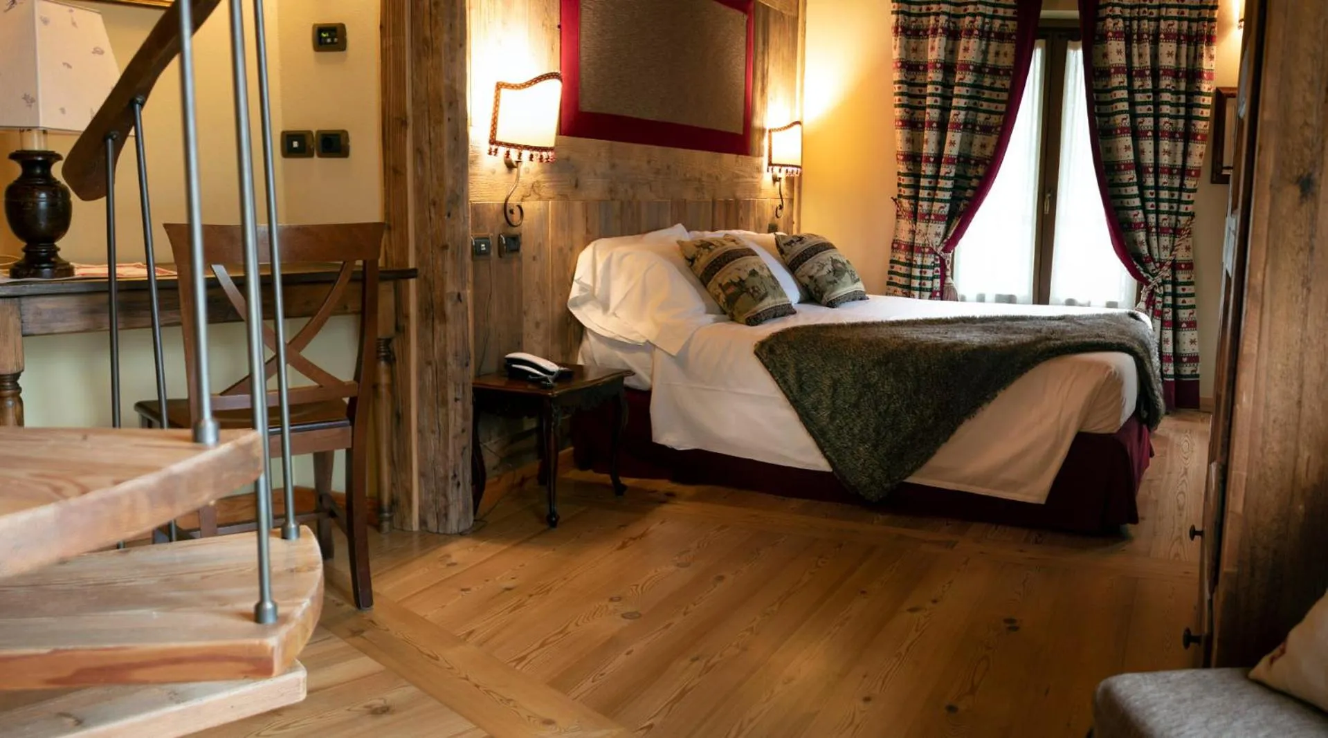 Bed in Laghetto Alpine Hotel & Restaurant