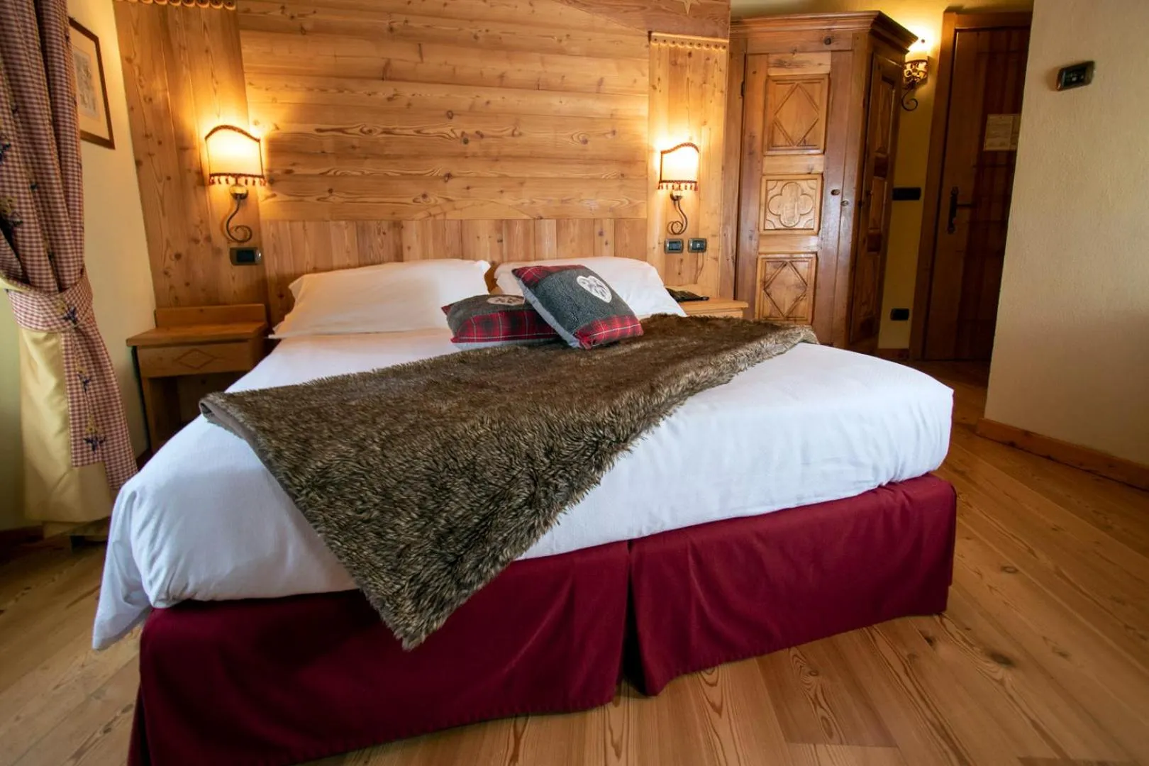 Bed in Laghetto Alpine Hotel & Restaurant