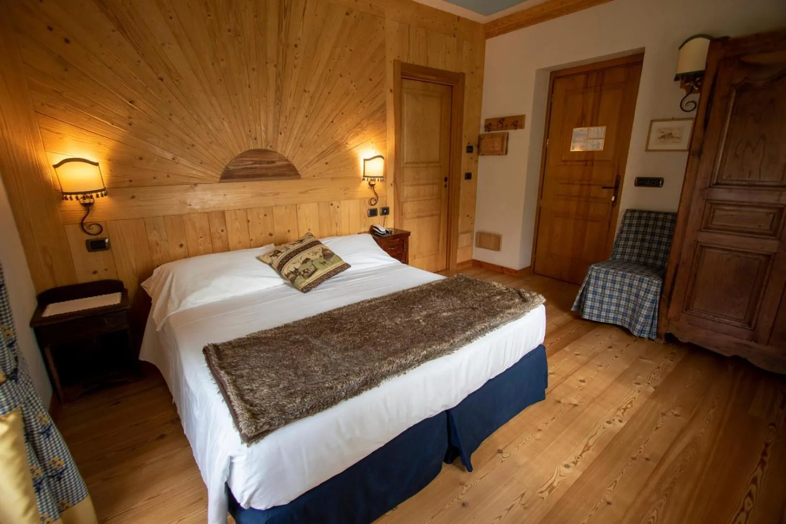 Bed in Laghetto Alpine Hotel & Restaurant