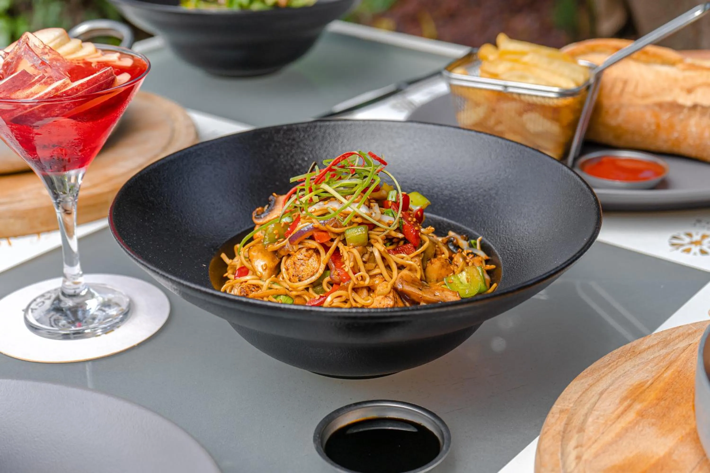 Restaurant/places to eat in Legacy Hotel