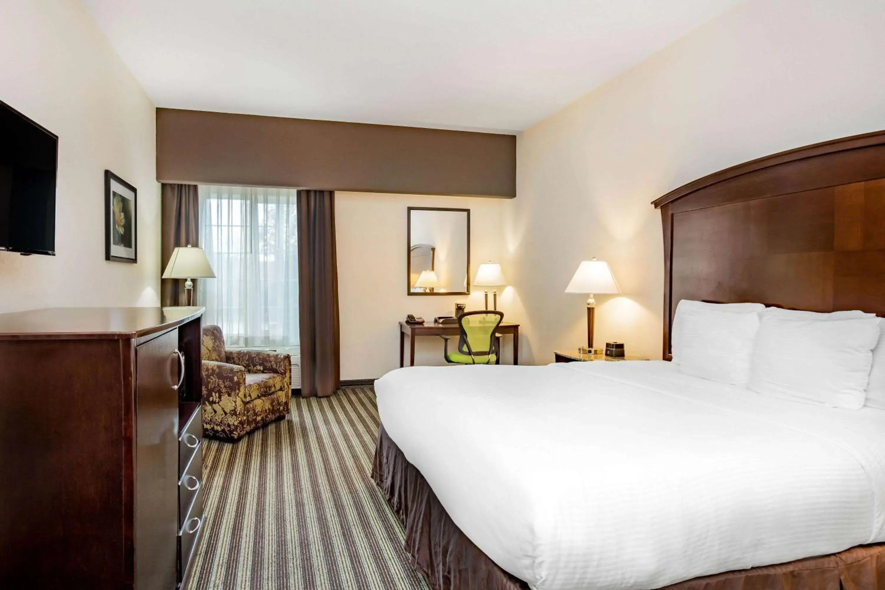 King Room in La Quinta by Wyndham Fowler King Room in La Quinta by Wyndham Fowler