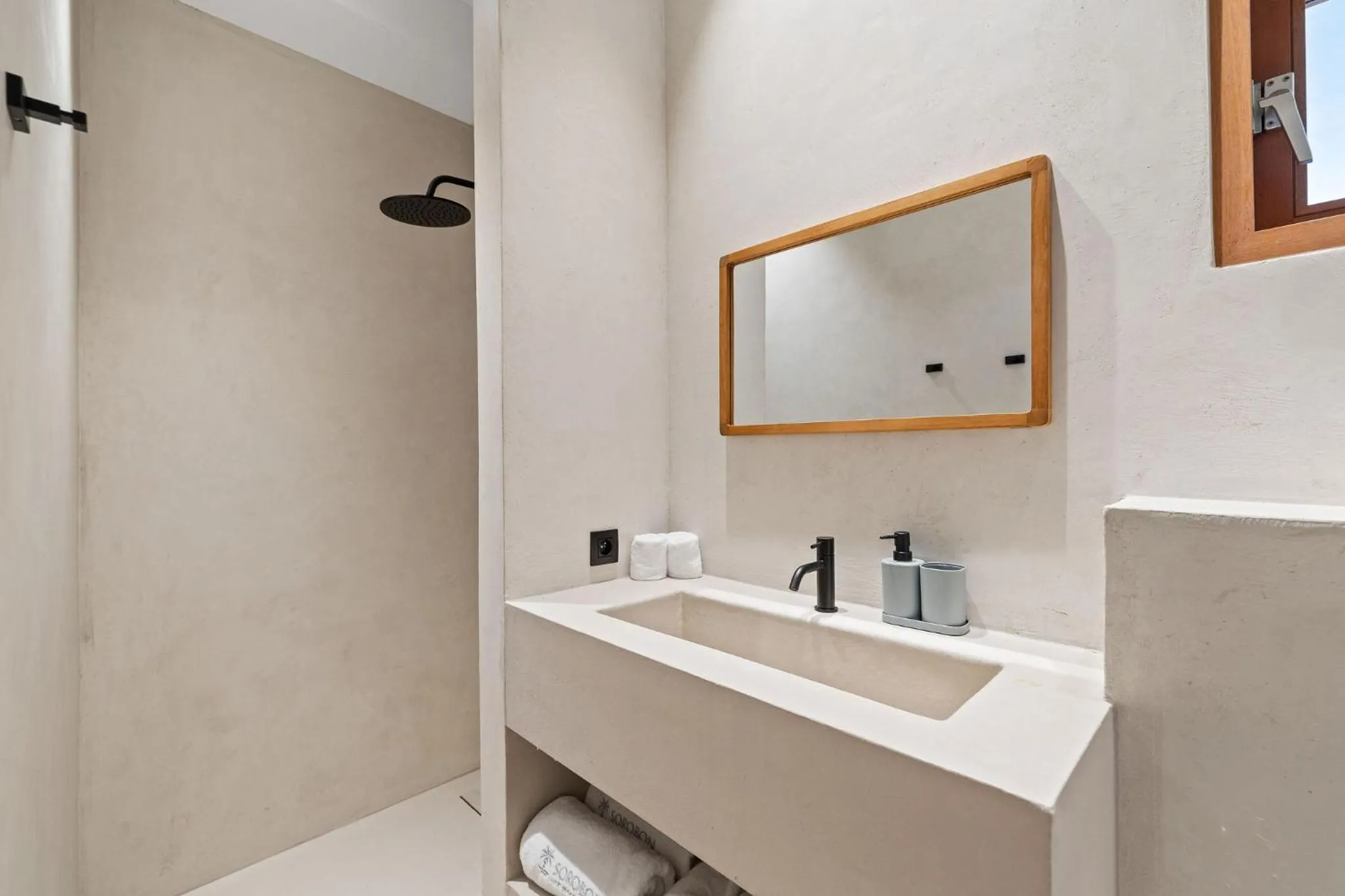 Shower in Sorobon Luxury Beach Resort