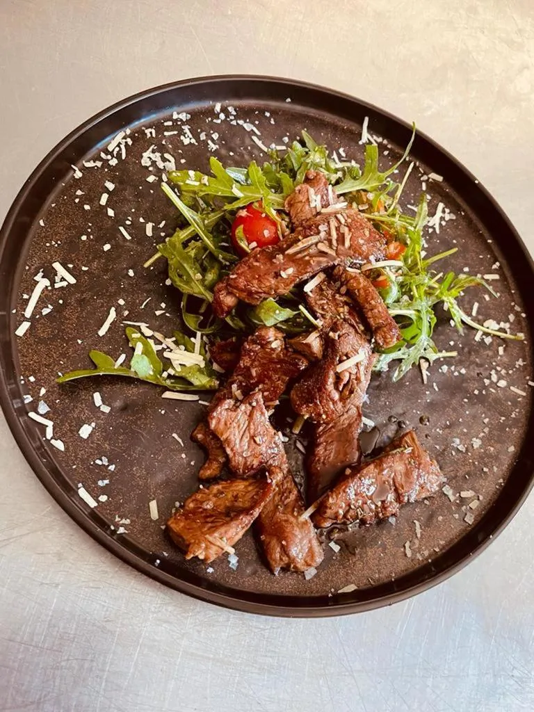 Food in Motel Cincis