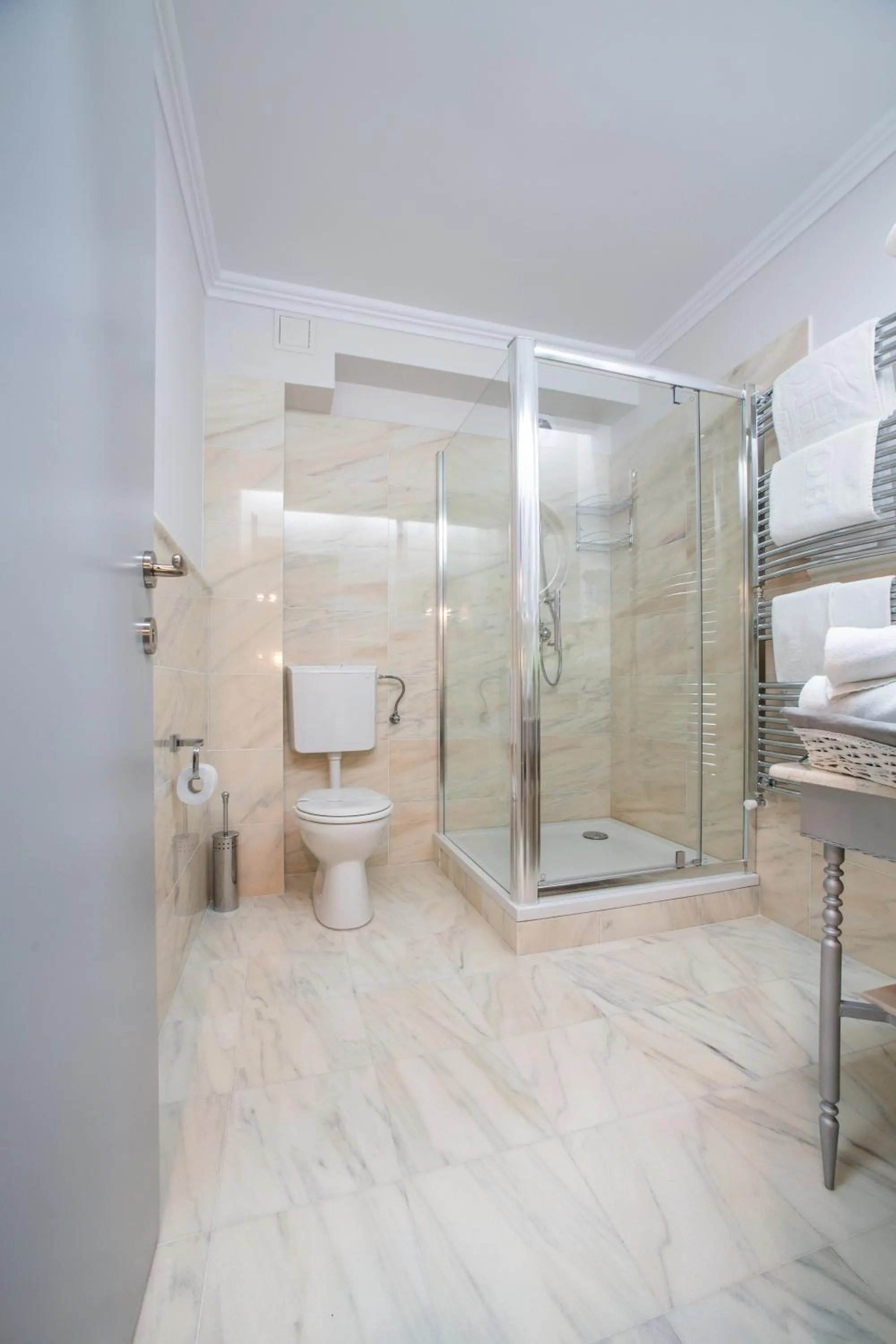 Bathroom in Motel Cincis