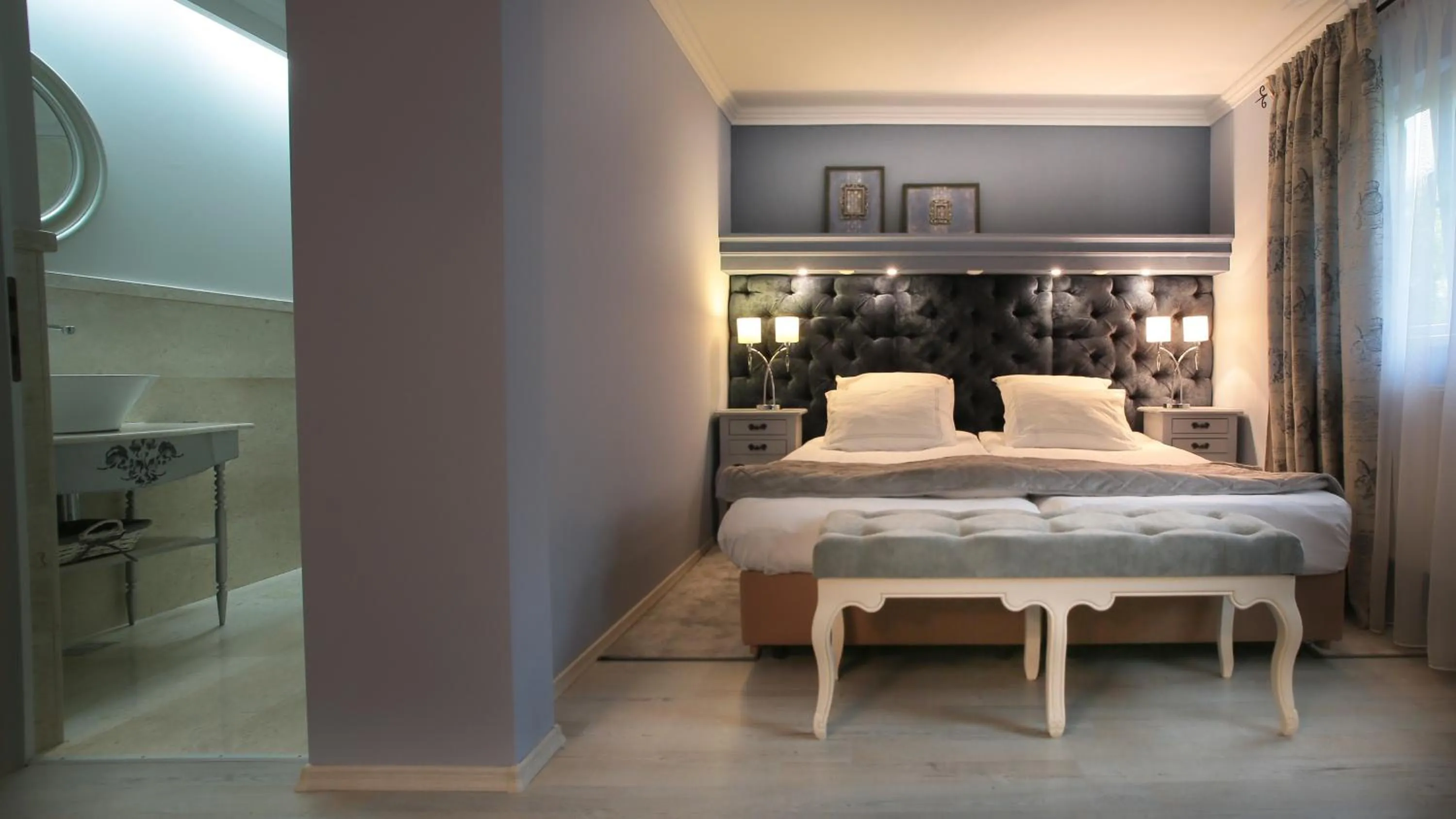 Photo of the whole room, Bed in Motel Cincis