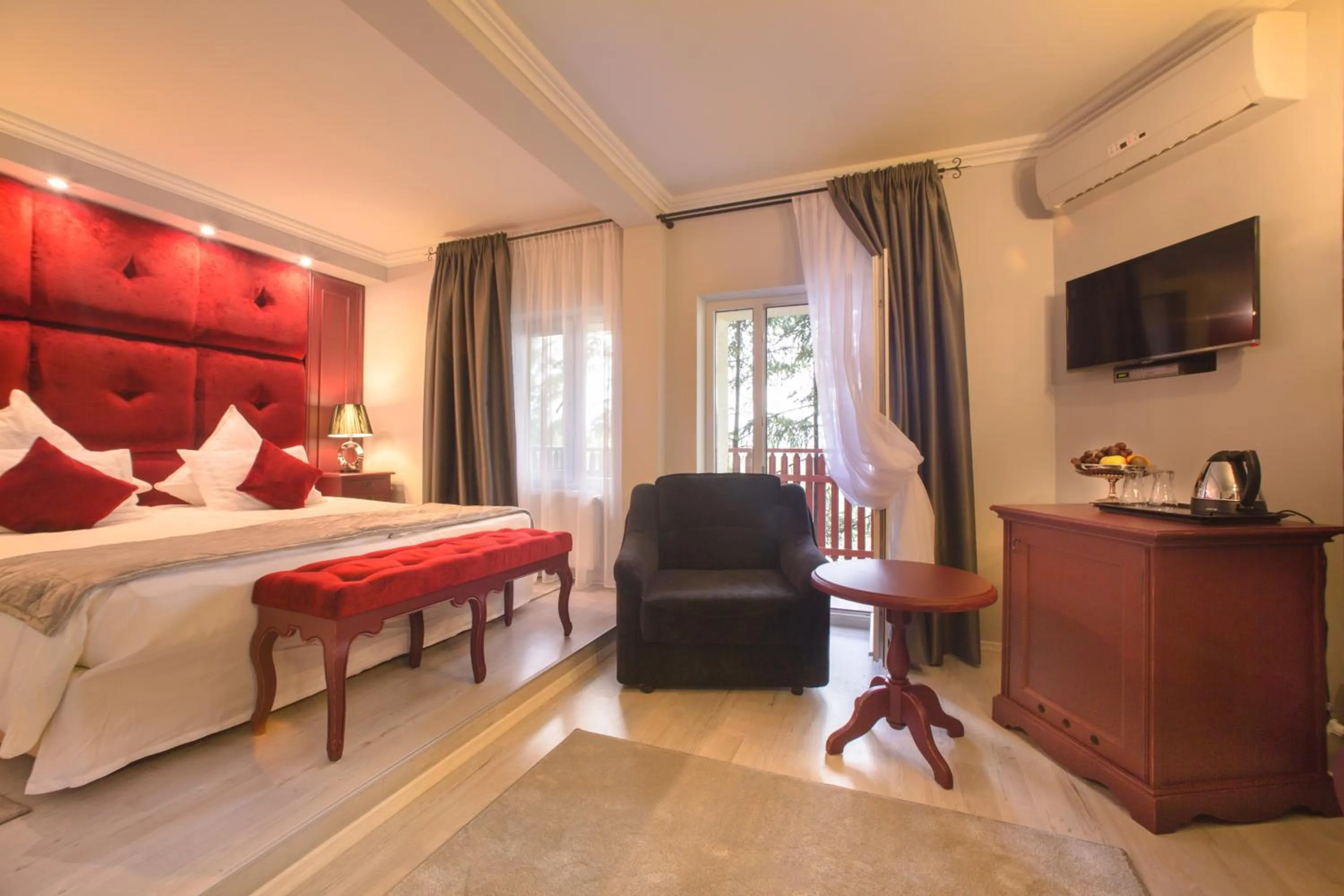 Balcony/Terrace, Bed in Motel Cincis