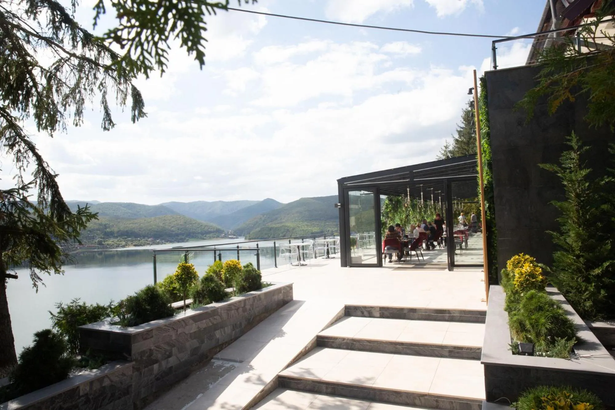 Property building in Motel Cincis