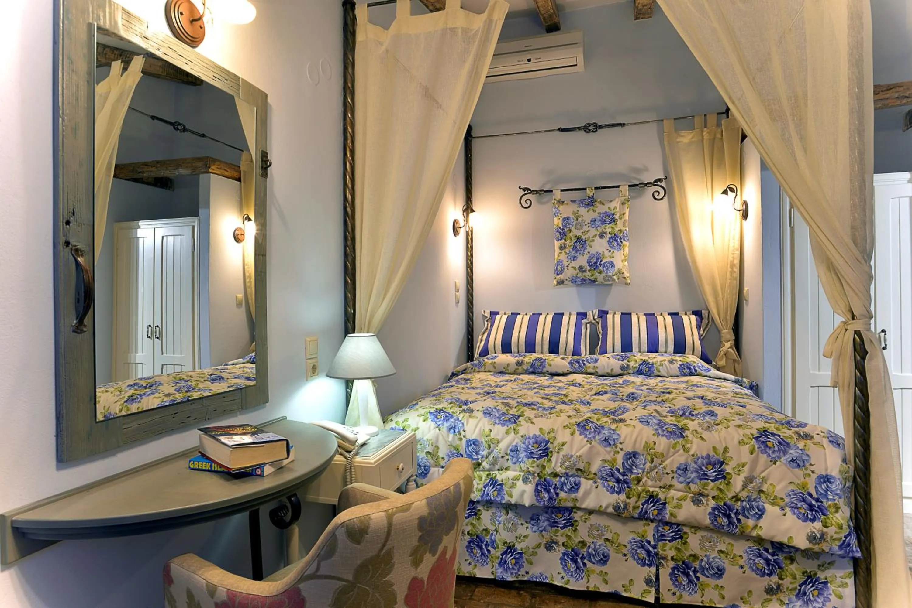 Bed in Fundana Villas