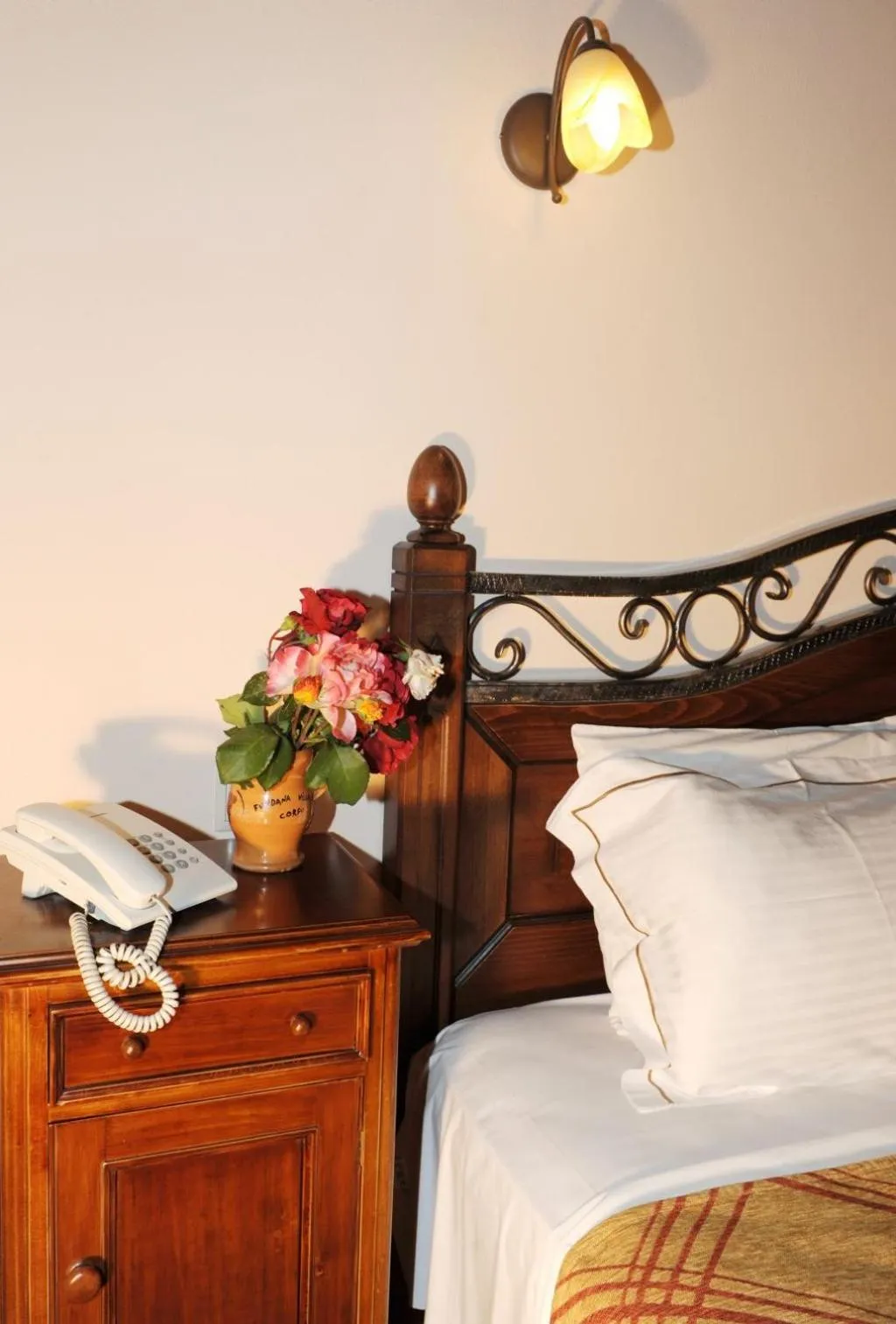 Bed in Fundana Villas